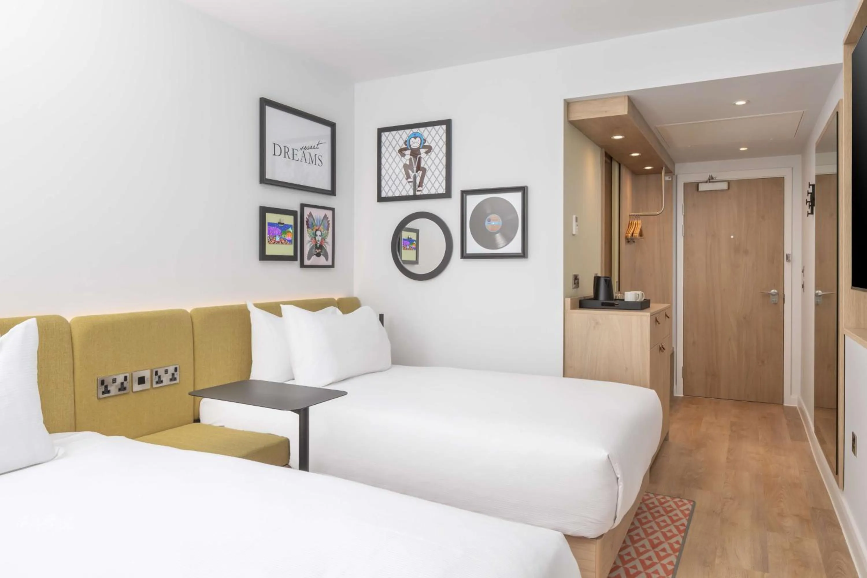 Bed in Hampton By Hilton Nuneaton