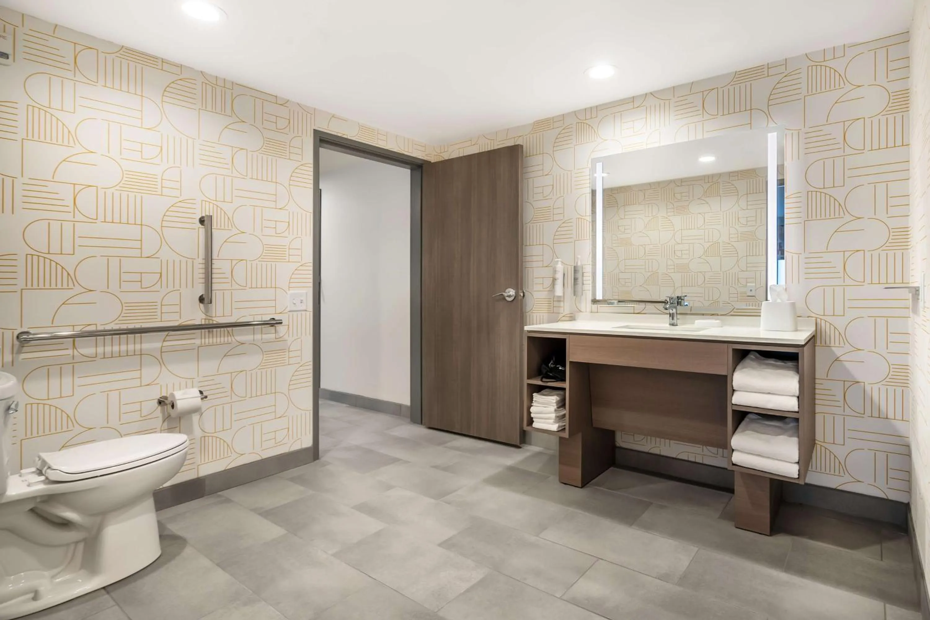 Bathroom in Home2 Suites By Hilton Reynoldsburg Columbus East