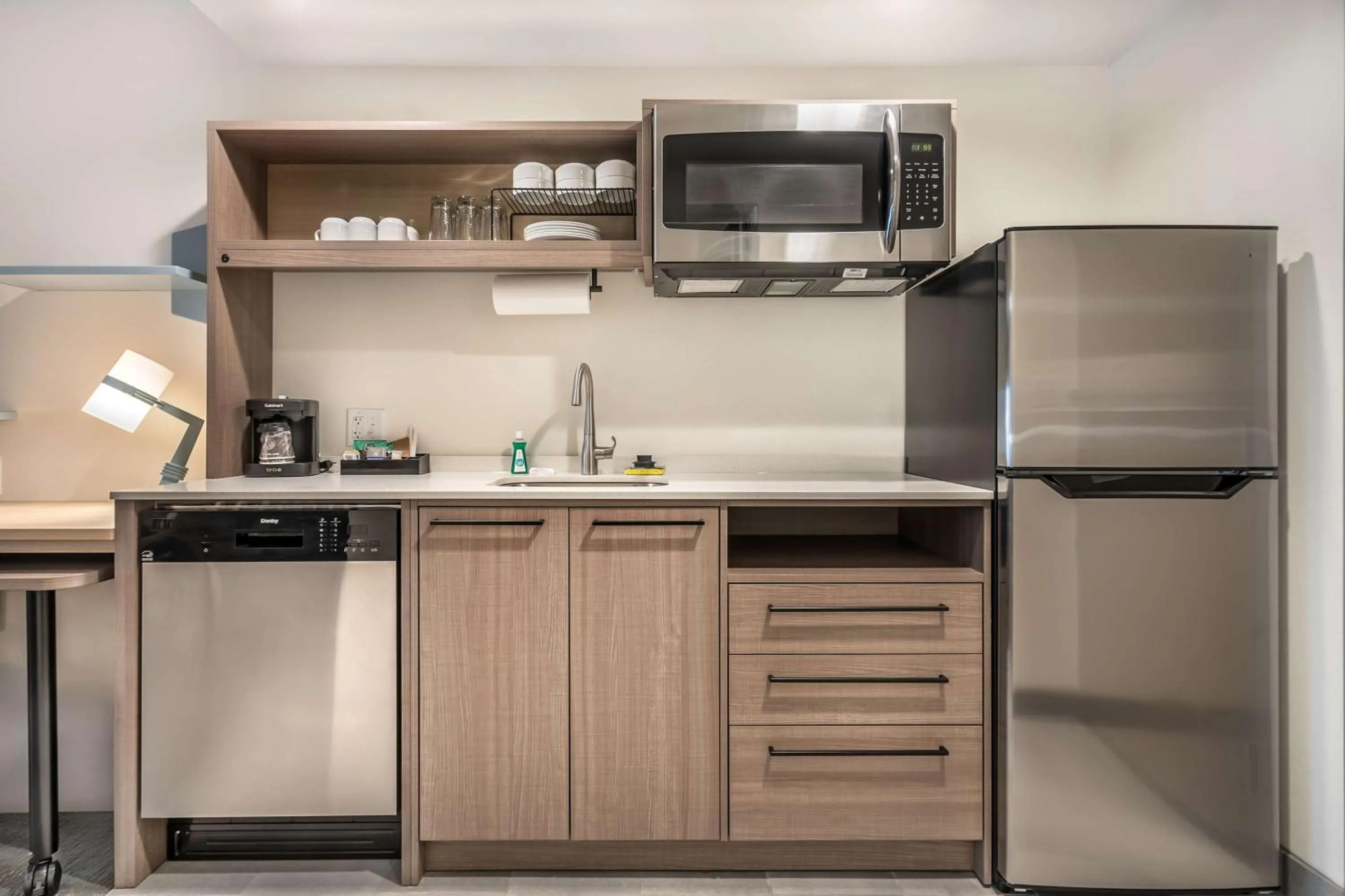 Kitchen or kitchenette in Home2 Suites By Hilton Reynoldsburg Columbus East