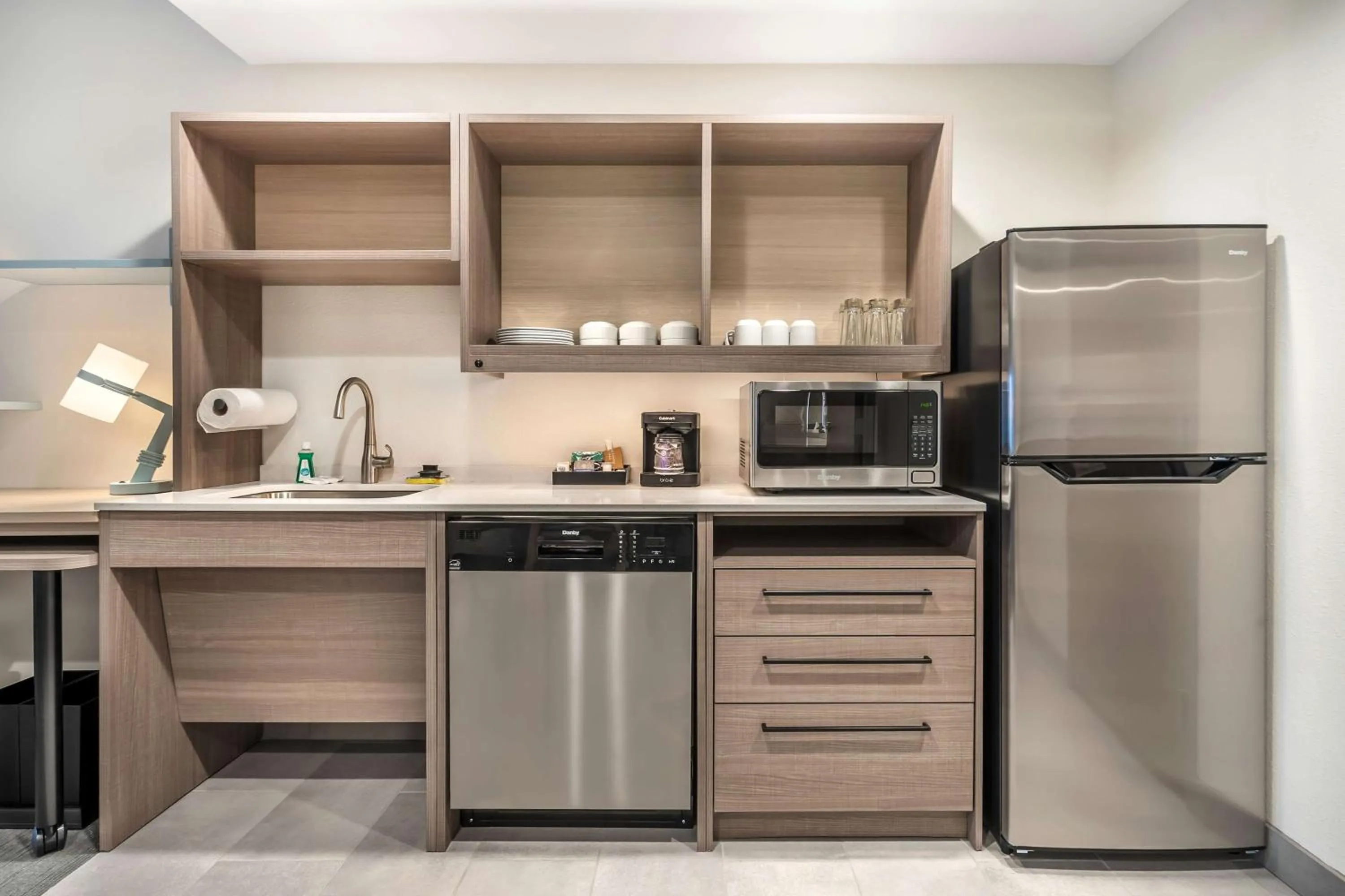 Kitchen or kitchenette in Home2 Suites By Hilton Reynoldsburg Columbus East