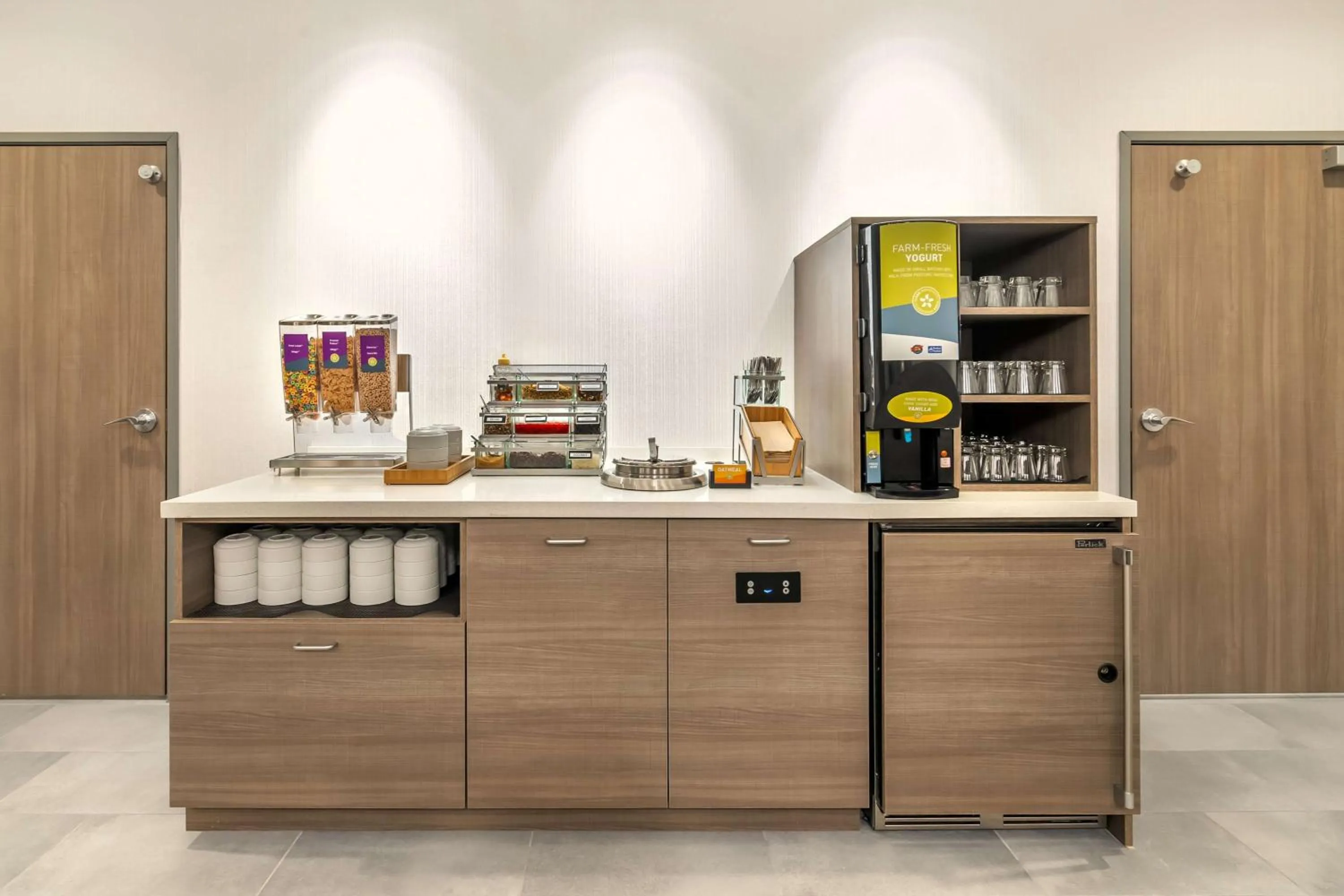 Breakfast in Home2 Suites By Hilton Reynoldsburg Columbus East