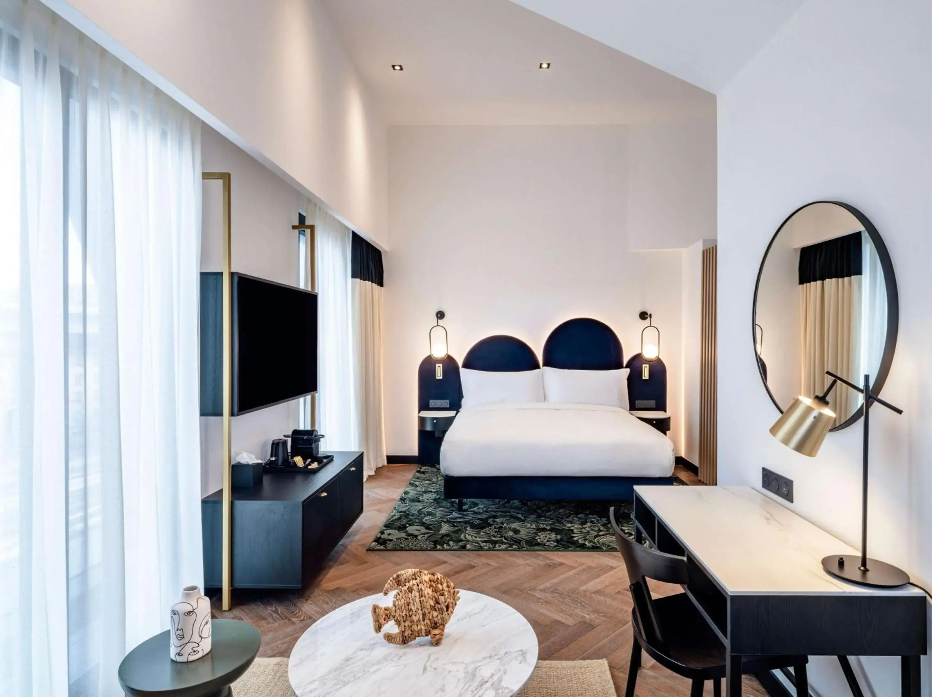 Deluxe King Room in Doubletree By Hilton Nice Centre Iconic Deluxe King Room in Doubletree By Hilton Nice Centre Iconic