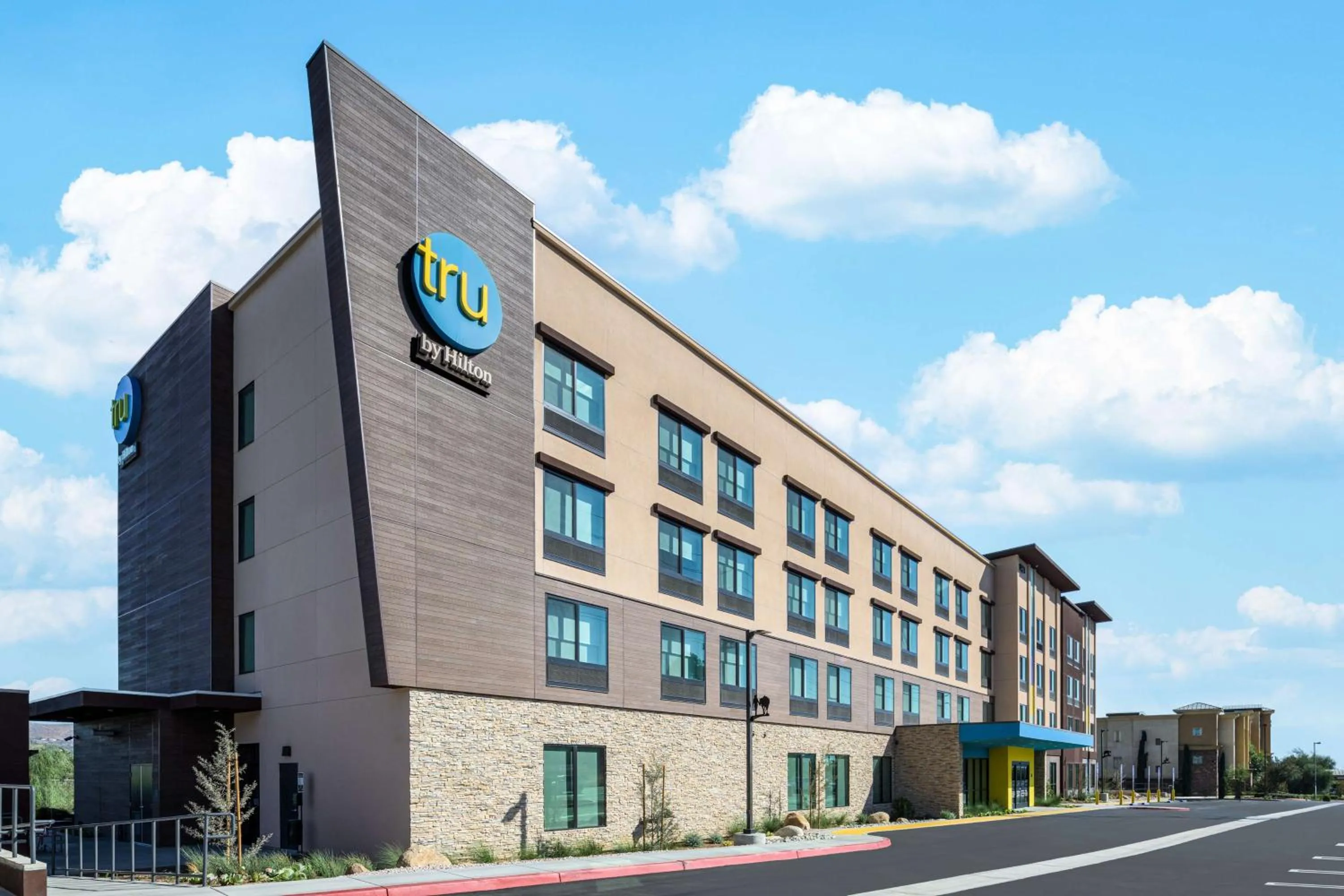 Property building in Tru by Hilton Norco Eastvale
