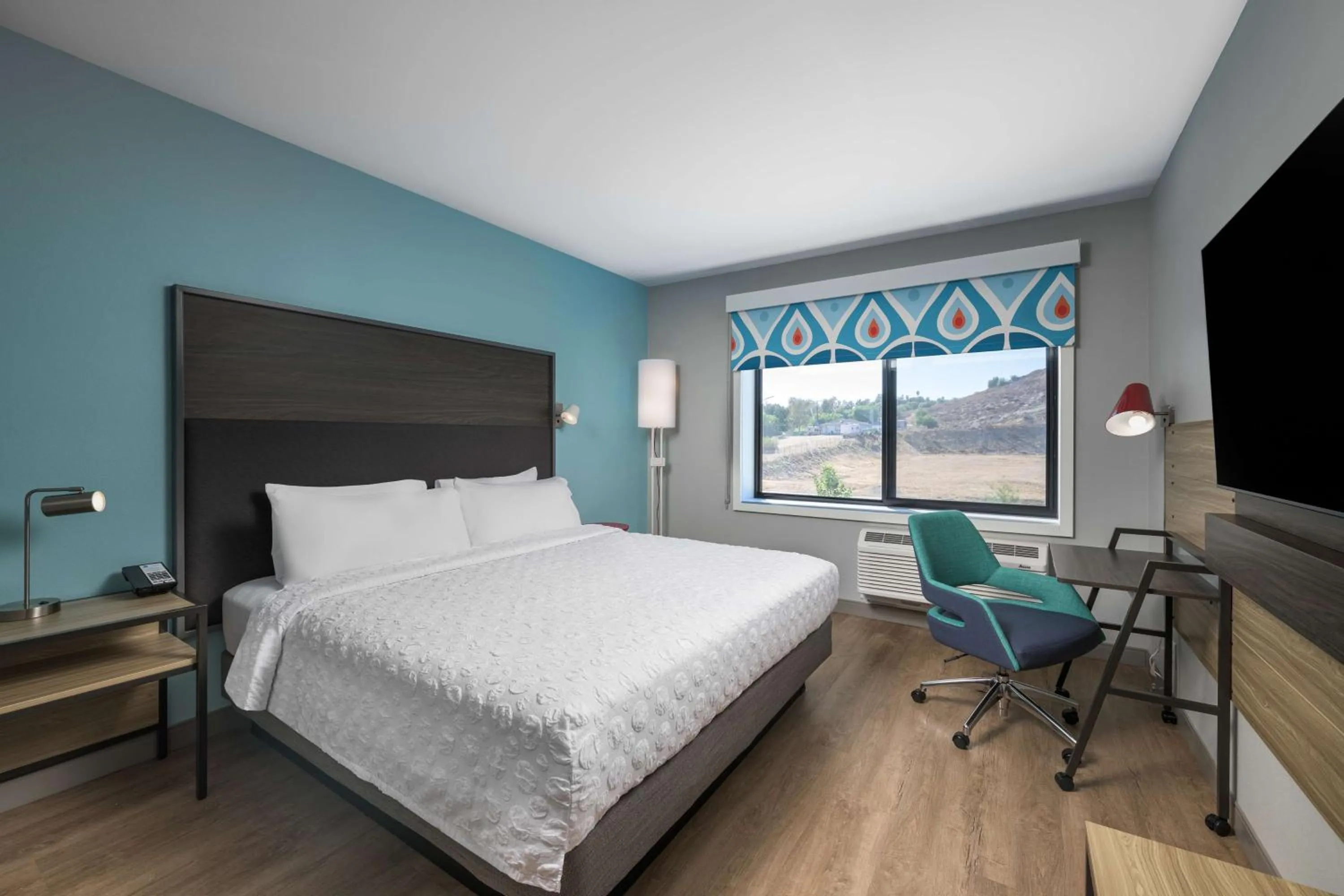 Bed in Tru by Hilton Norco Eastvale