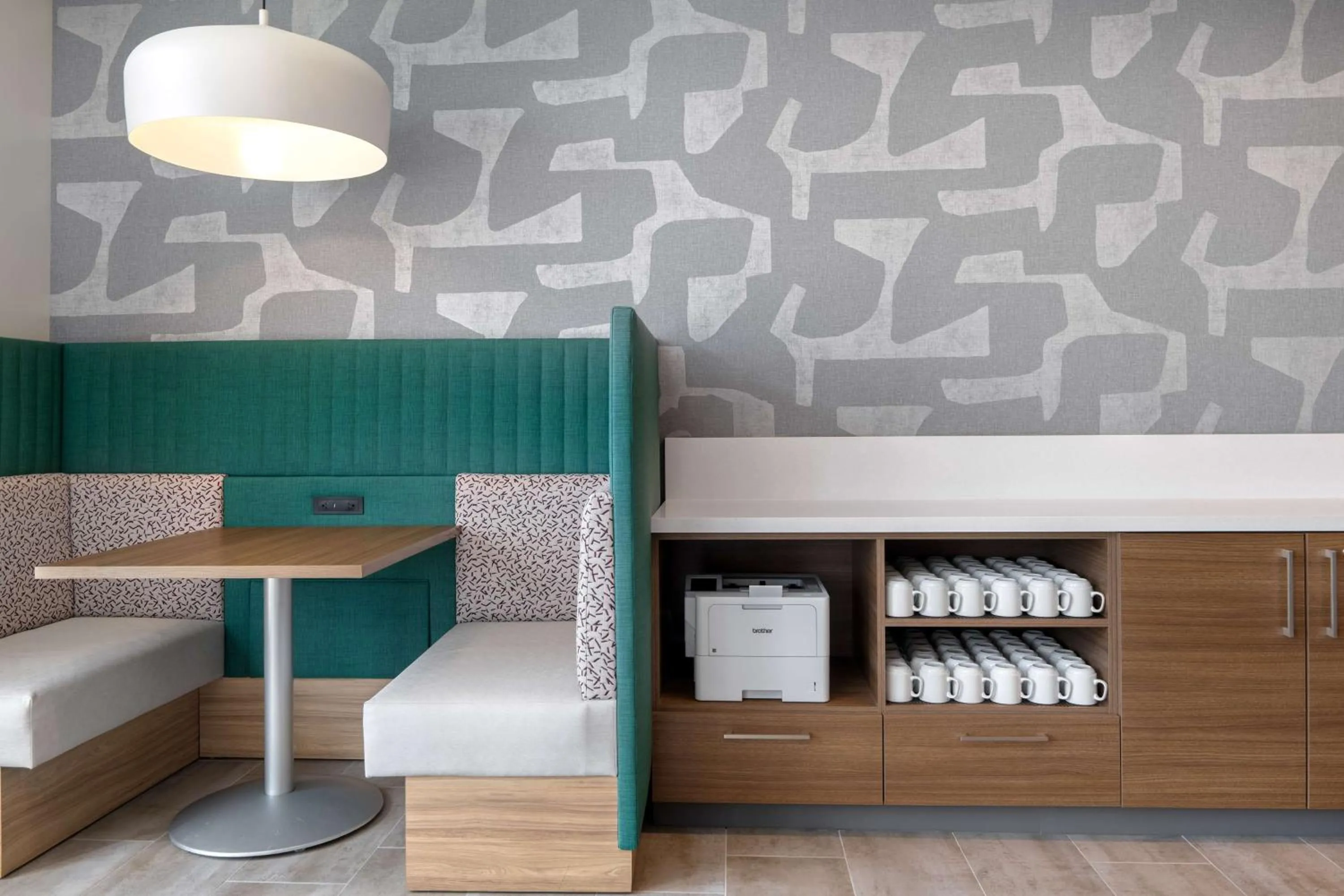 Breakfast in Home2 Suites By Hilton Sheboygan