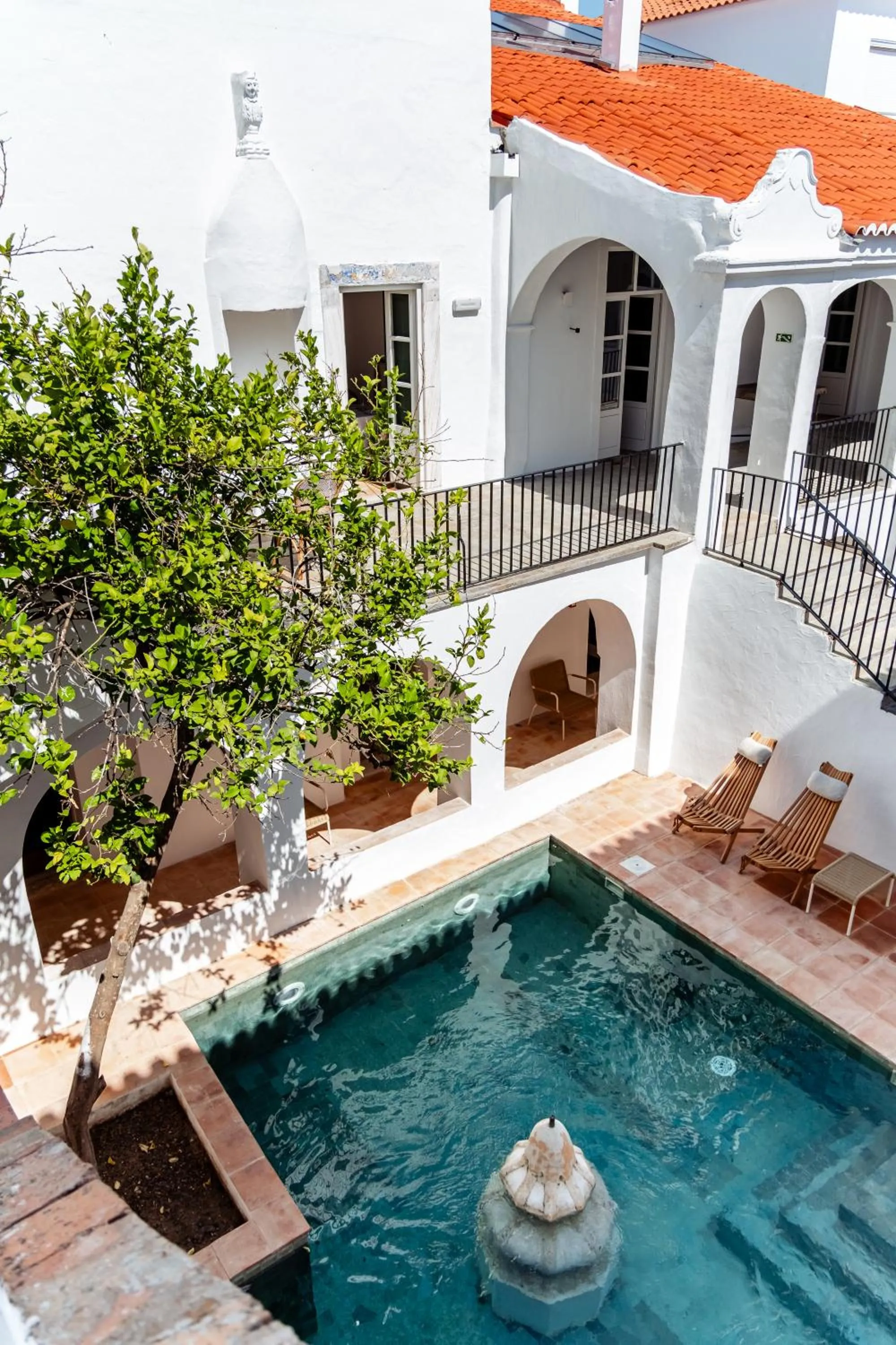 Swimming pool in Amada Moura