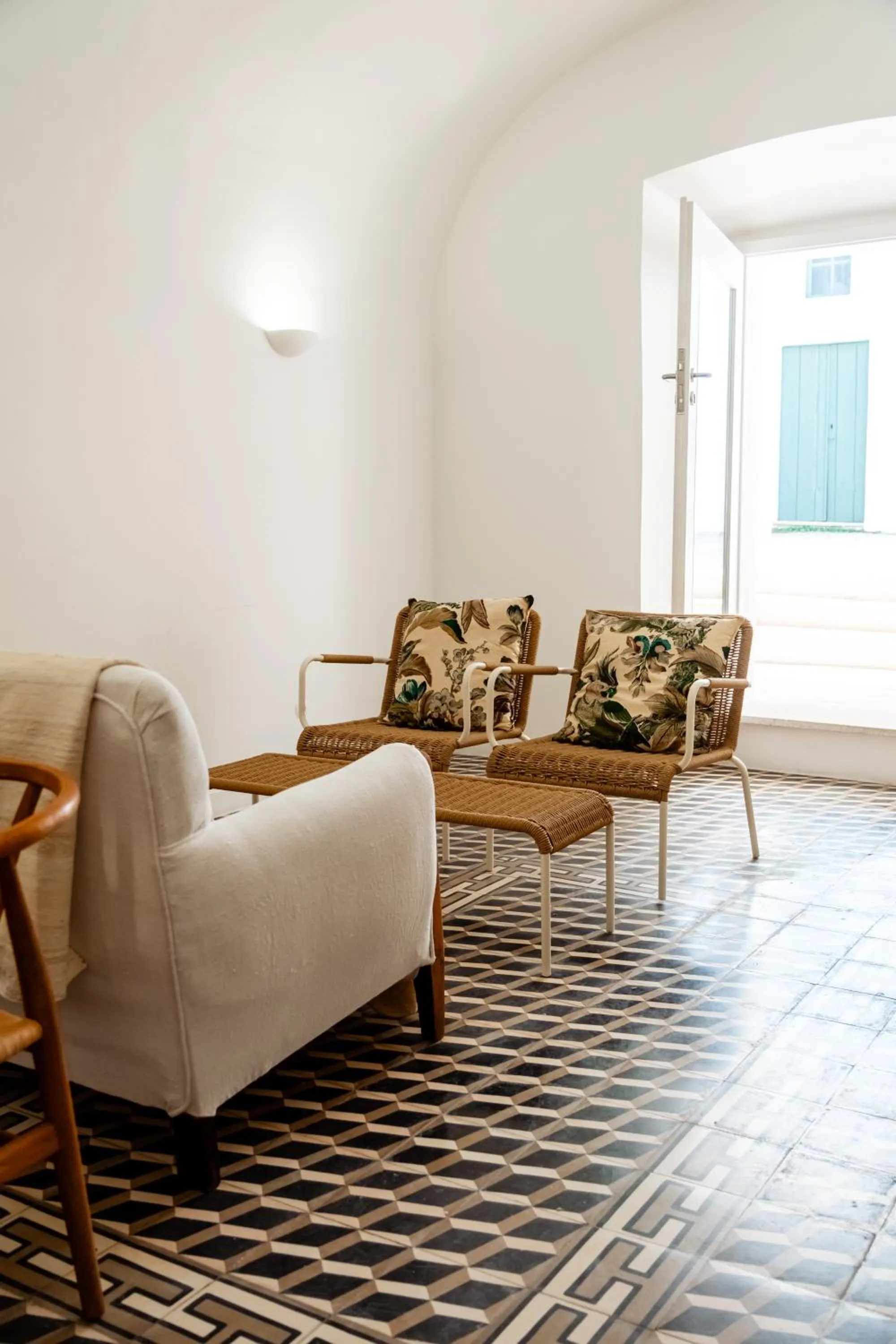 Seating area in Amada Moura