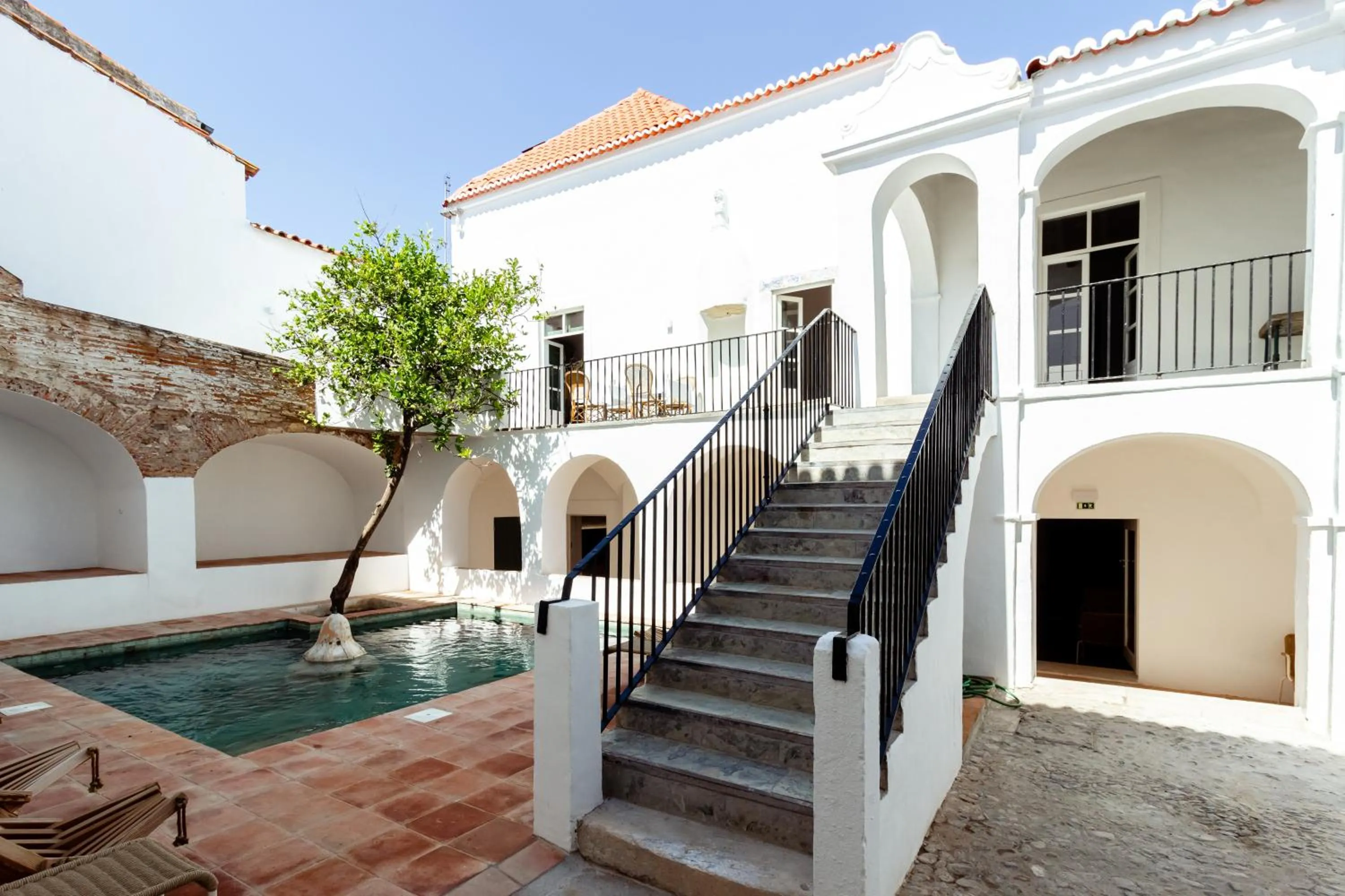 Swimming pool in Amada Moura