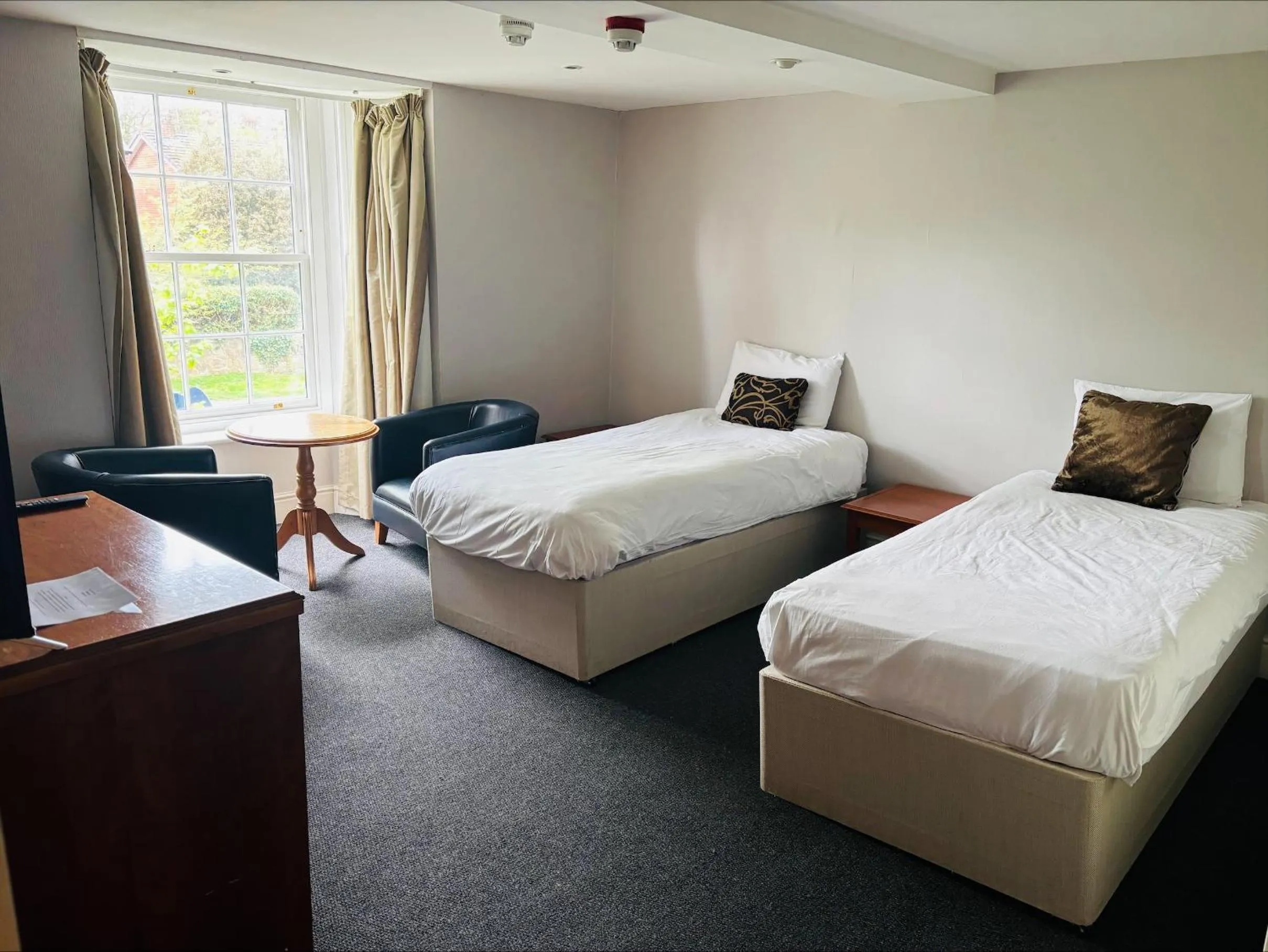 Photo of the whole room, Bed in Quorn Country Hotel Leicester