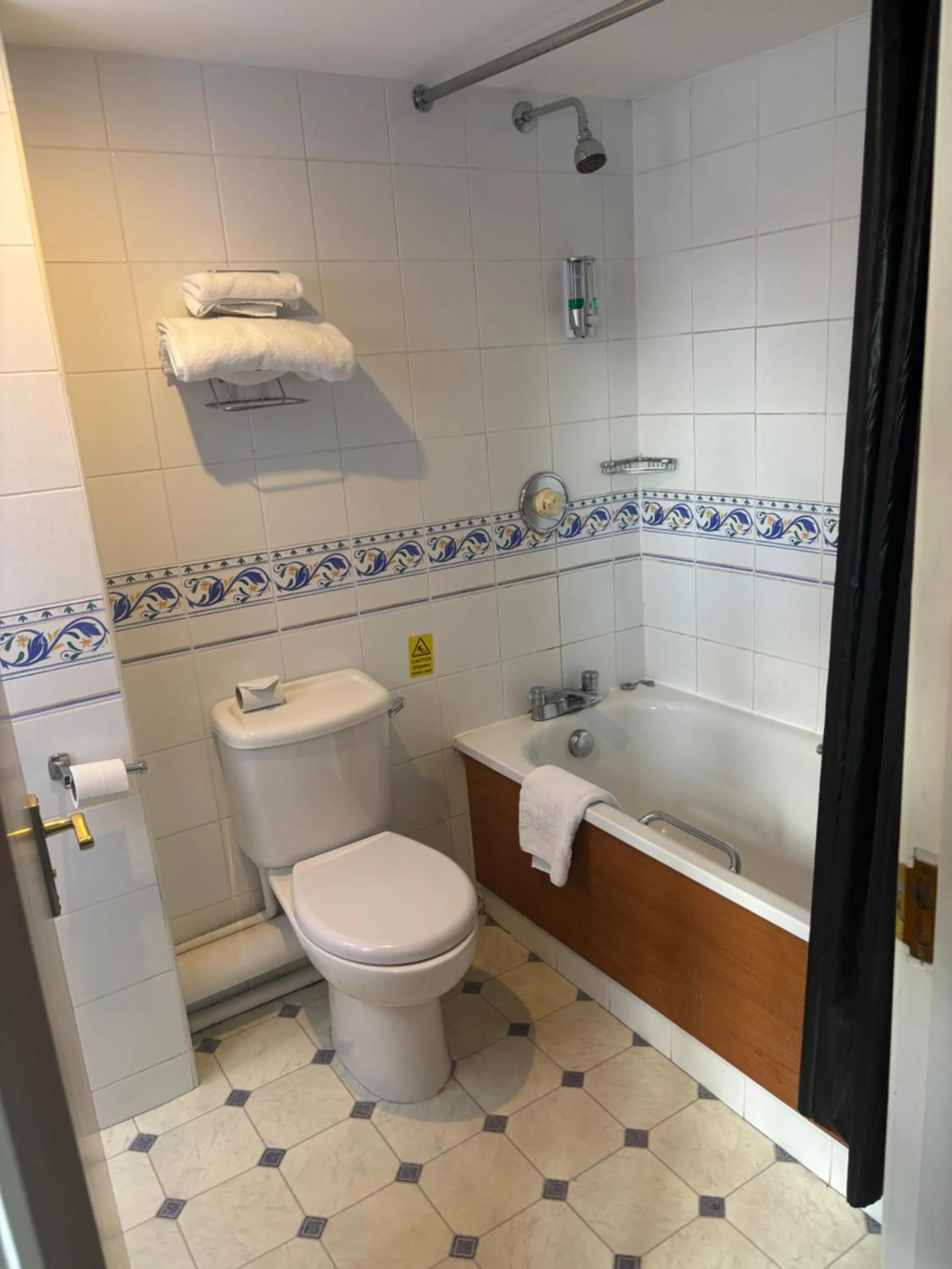 Bathroom in Quorn Country Hotel Leicester