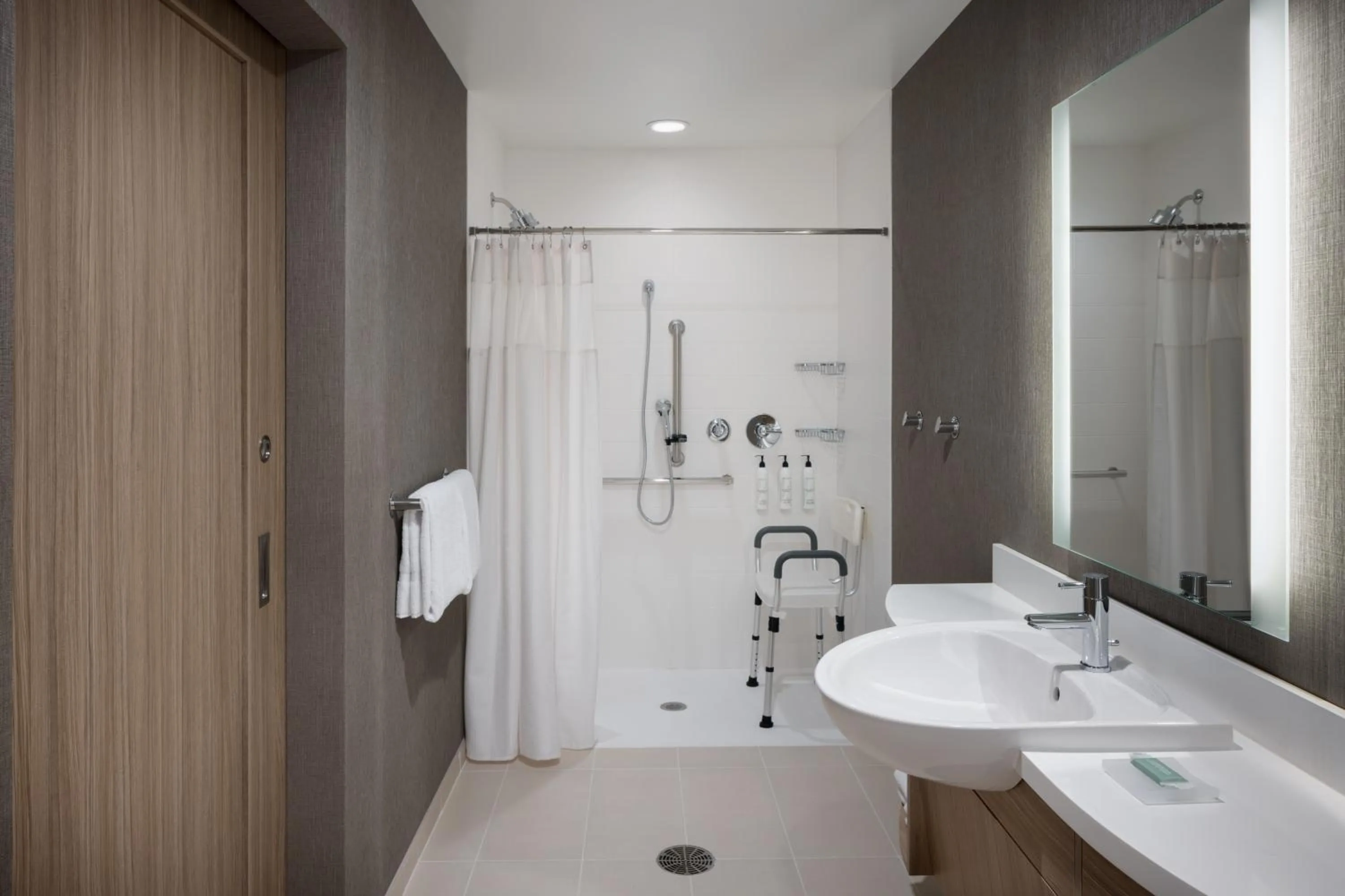 Shower in SpringHill Suites by Marriott Bowling Green