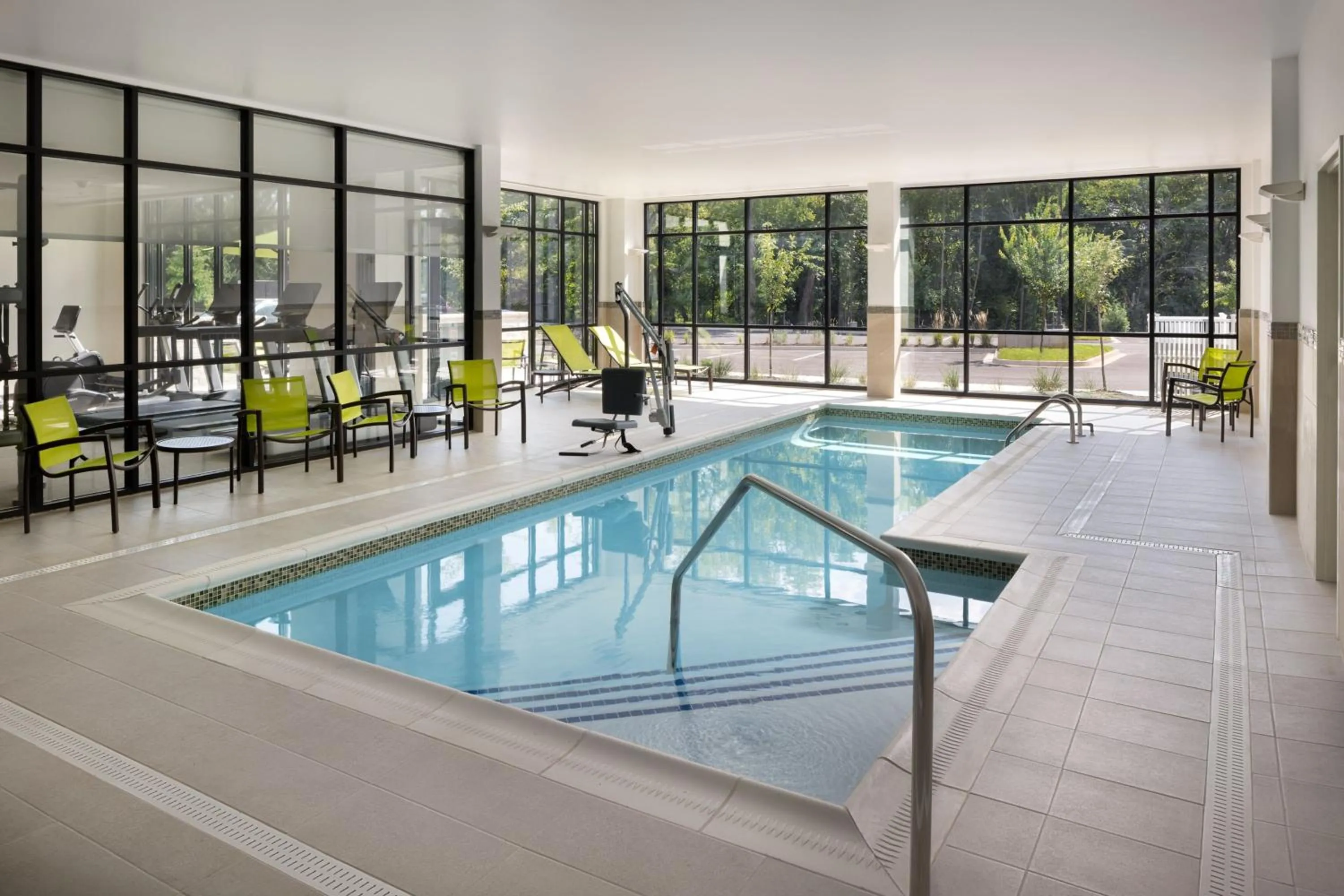 Swimming pool in SpringHill Suites by Marriott Bowling Green
