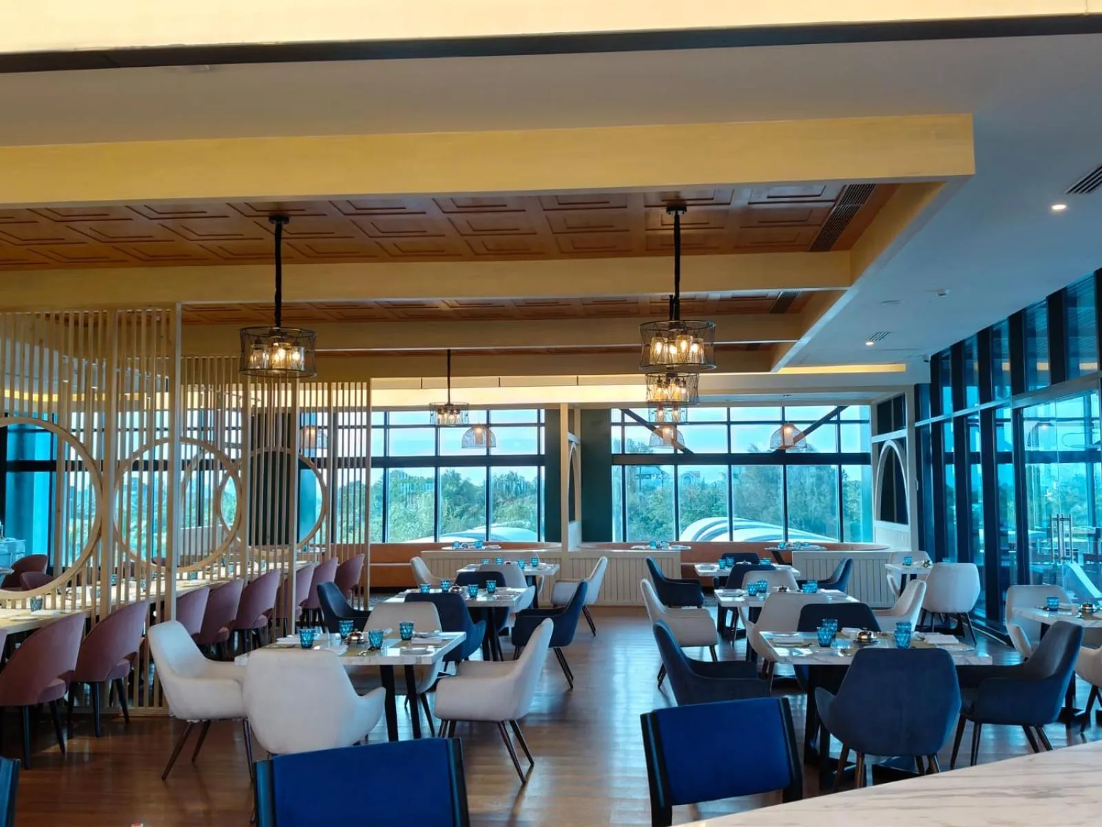 Restaurant/places to eat in Fortune Beach Resort ECR, Chennai - Member ITC Hotels' Group