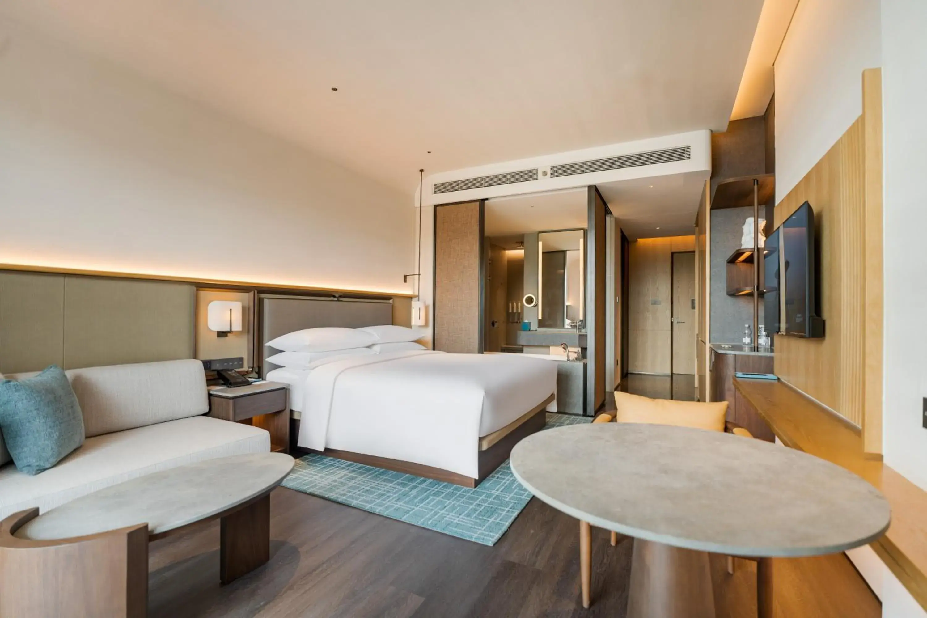 Grand King with Ocean View and Terrace in Zhuhai Dong'ao Island Marriott Resort and Spa Grand King with Ocean View and Terrace in Zhuhai Dong'ao Island Marriott Resort and Spa