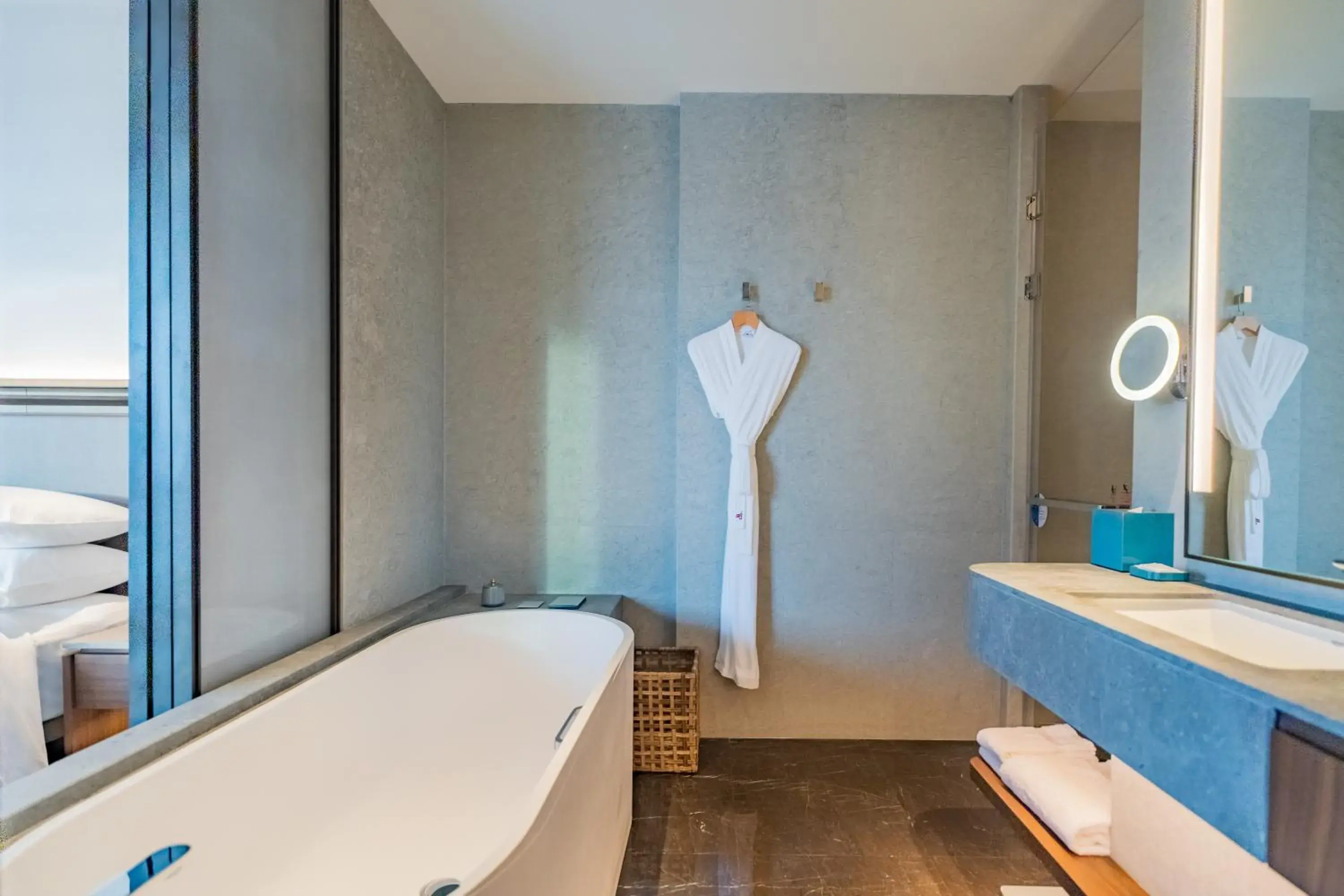 Deluxe King with Ocean View in Zhuhai Dong'ao Island Marriott Resort and Spa Deluxe King with Ocean View in Zhuhai Dong'ao Island Marriott Resort and Spa