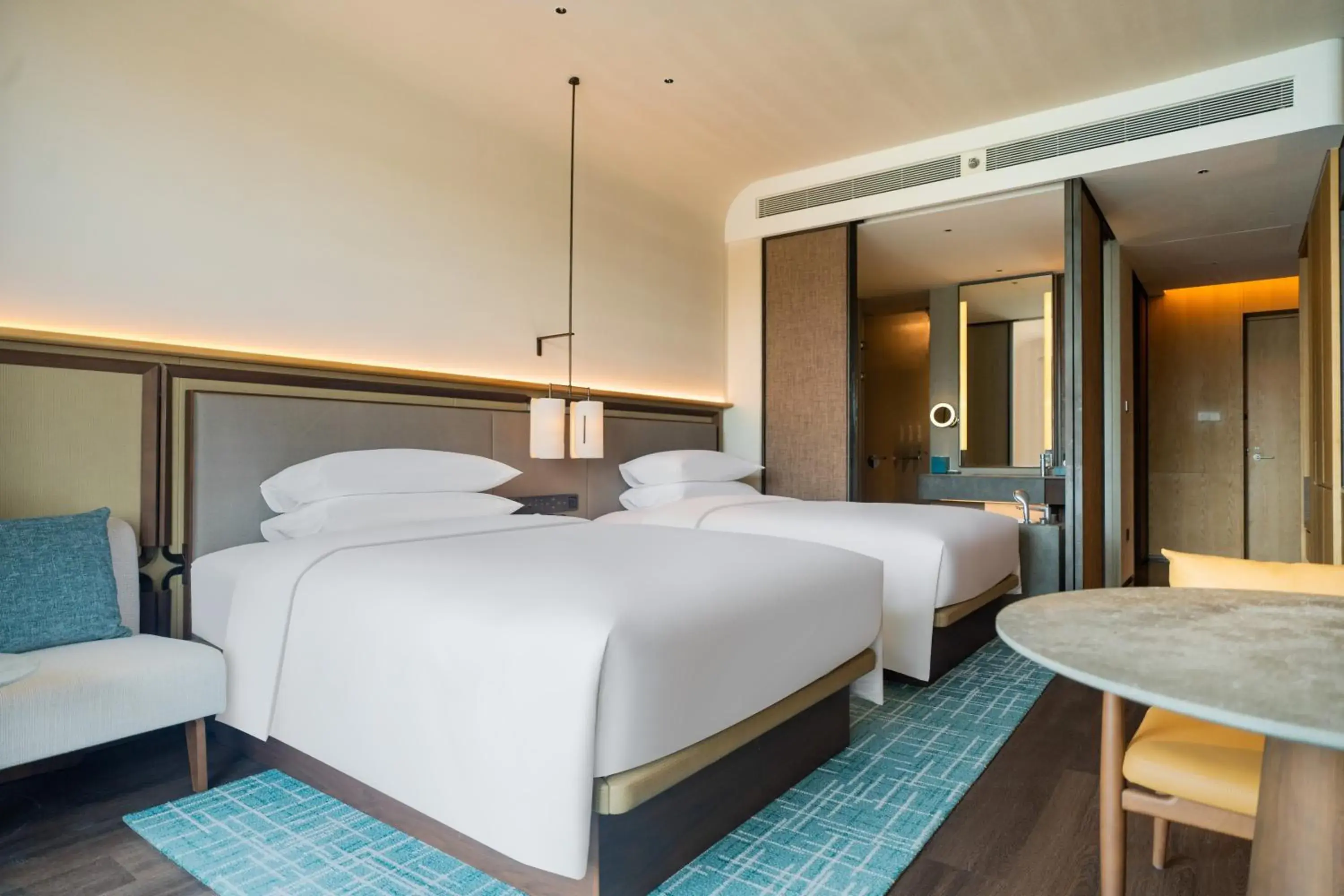 Premier Two Doubles with Ocean View in Zhuhai Dong'ao Island Marriott Resort and Spa Premier Two Doubles with Ocean View in Zhuhai Dong'ao Island Marriott Resort and Spa