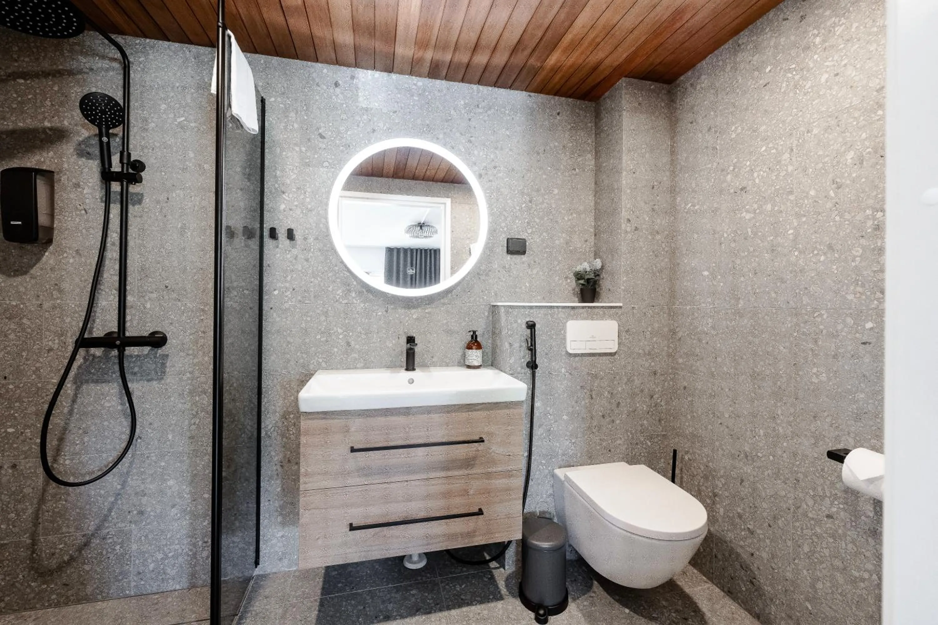 Frans & Frans - Hotel and Apartments by UHANDA