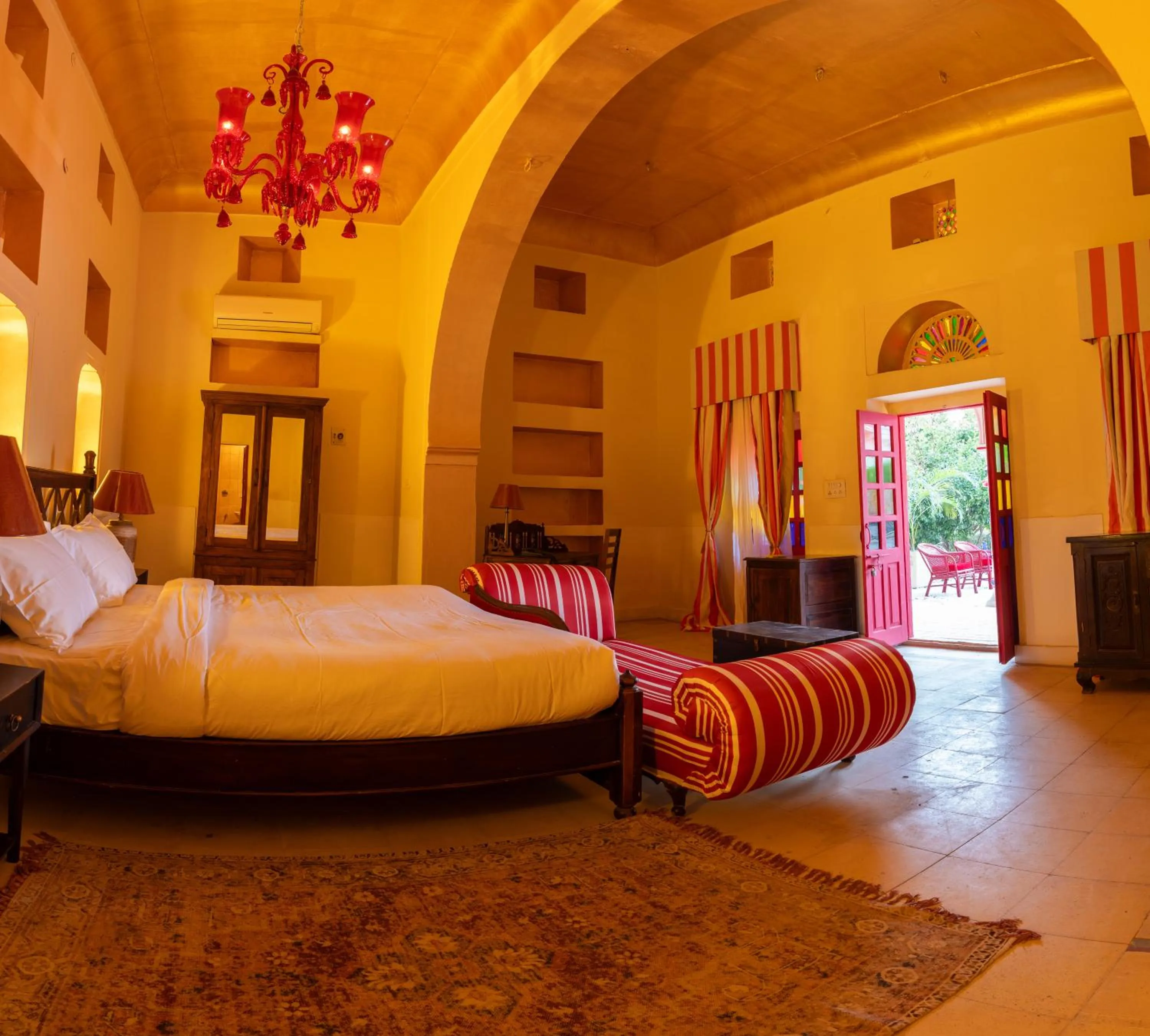Bed in Medieval Forts, Kalwar, Jaipur