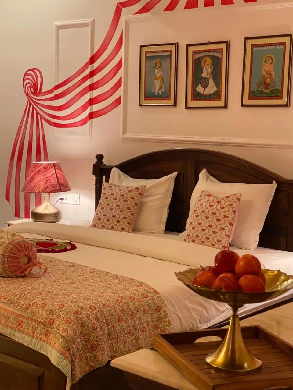 Bed in Medieval Forts, Kalwar, Jaipur