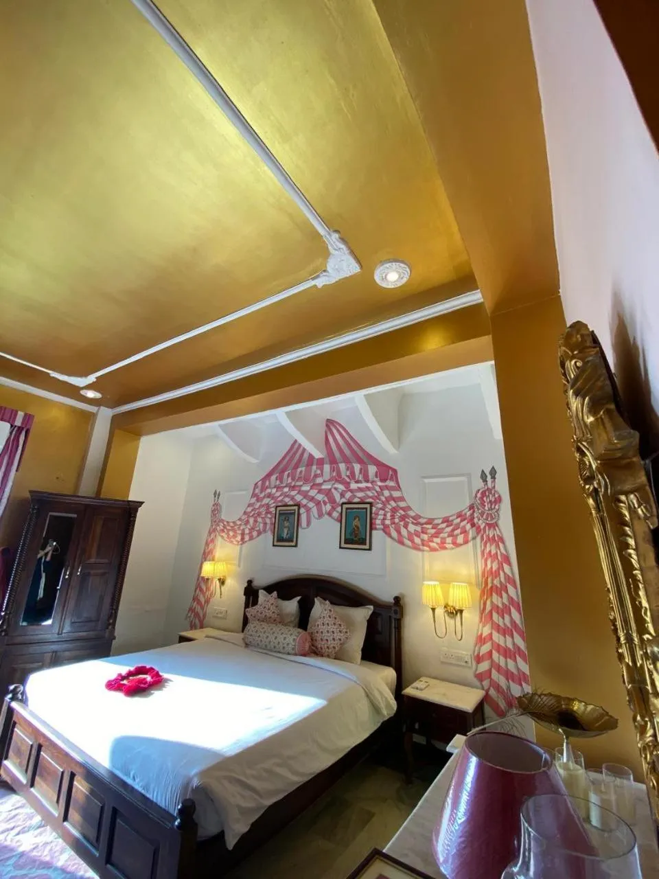 Bed in Medieval Forts, Kalwar, Jaipur