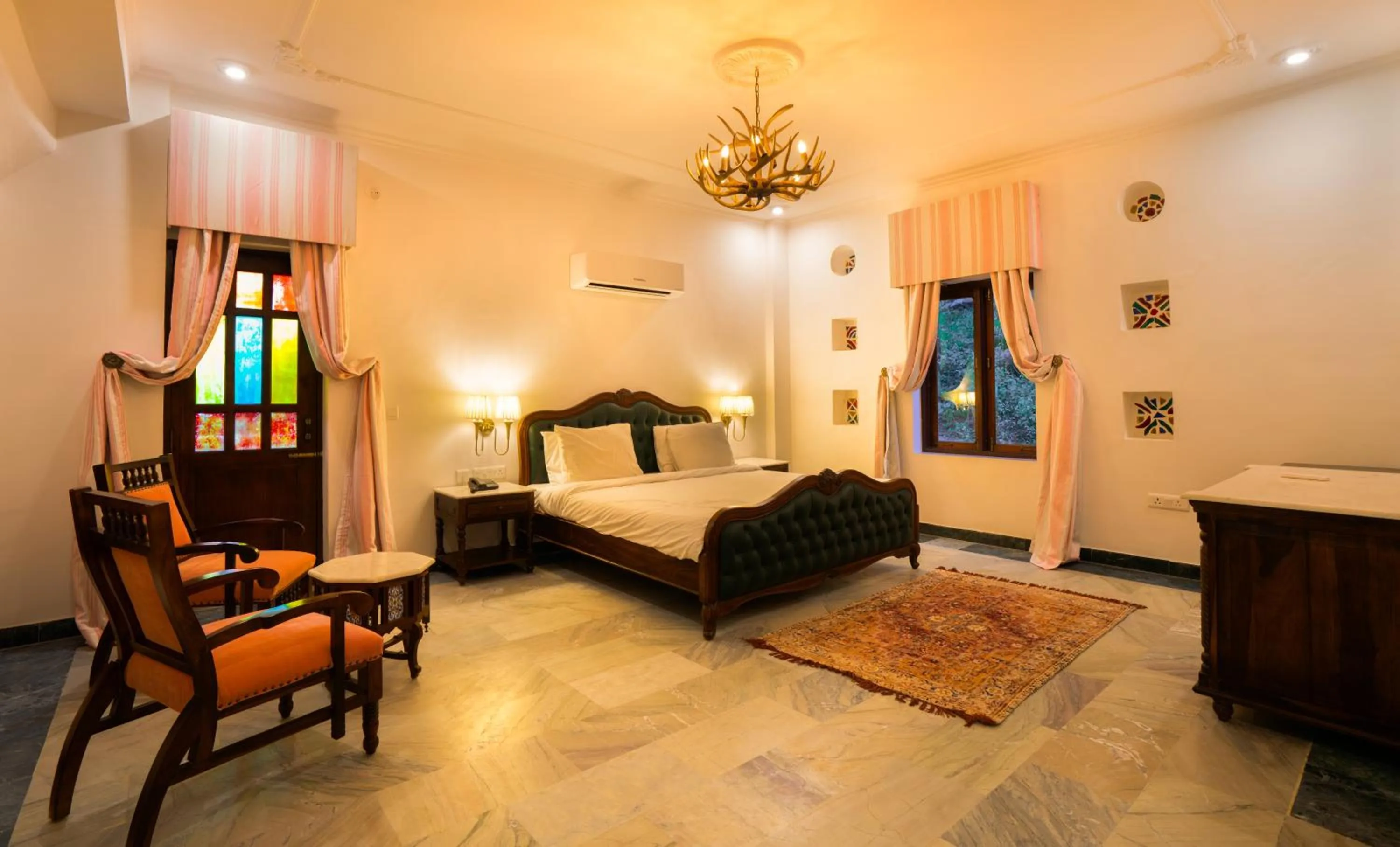 Bedroom, Bed in Medieval Forts, Kalwar, Jaipur