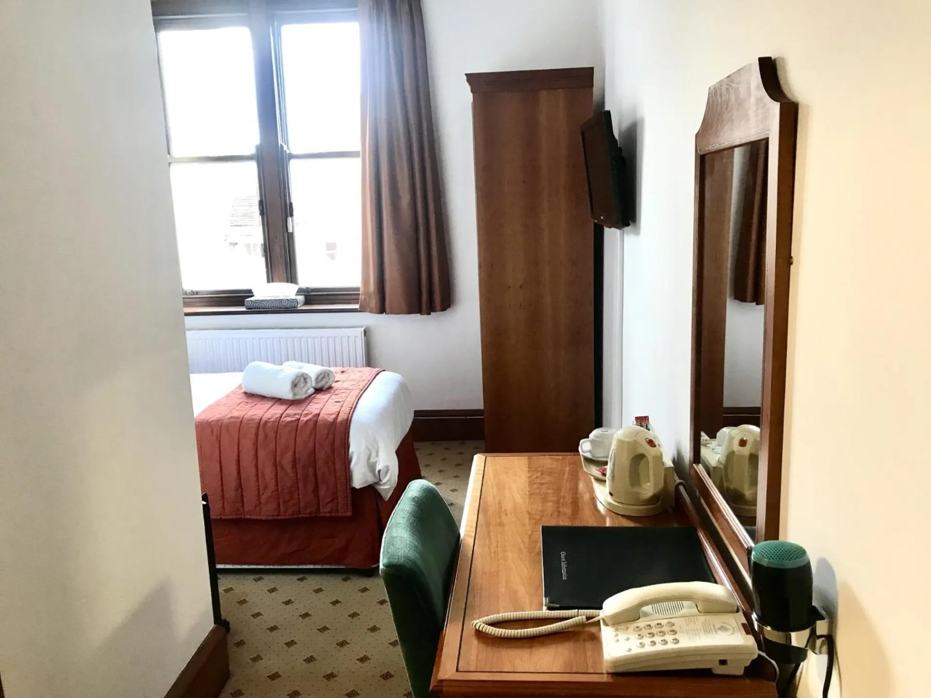 Bed in Purbeck House Hotel & Louisa Lodge