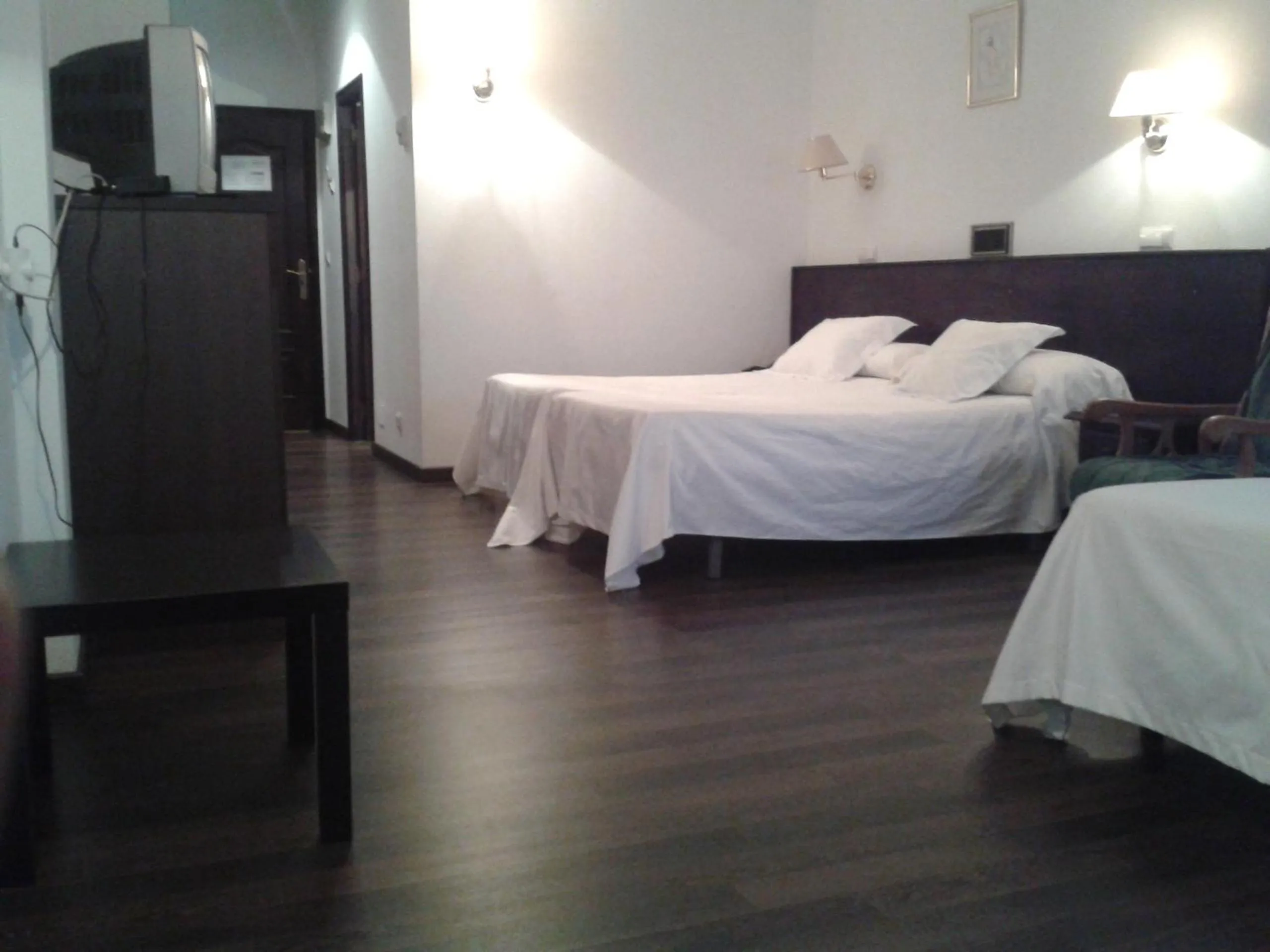 Photo of the whole room, Bed in Hotel Park