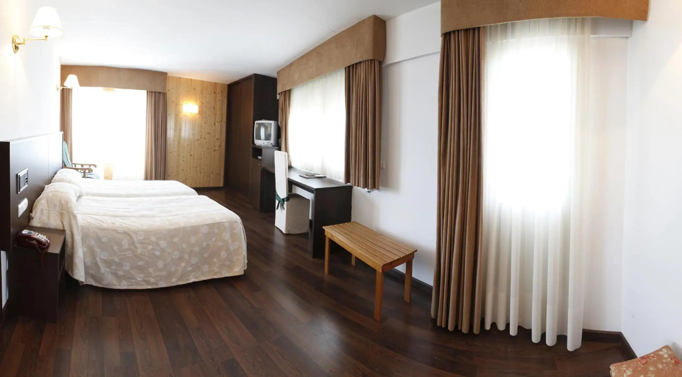 Double Room (2 Adults + 1 Child ) in Hotel Park Double Room (2 Adults + 1 Child ) in Hotel Park