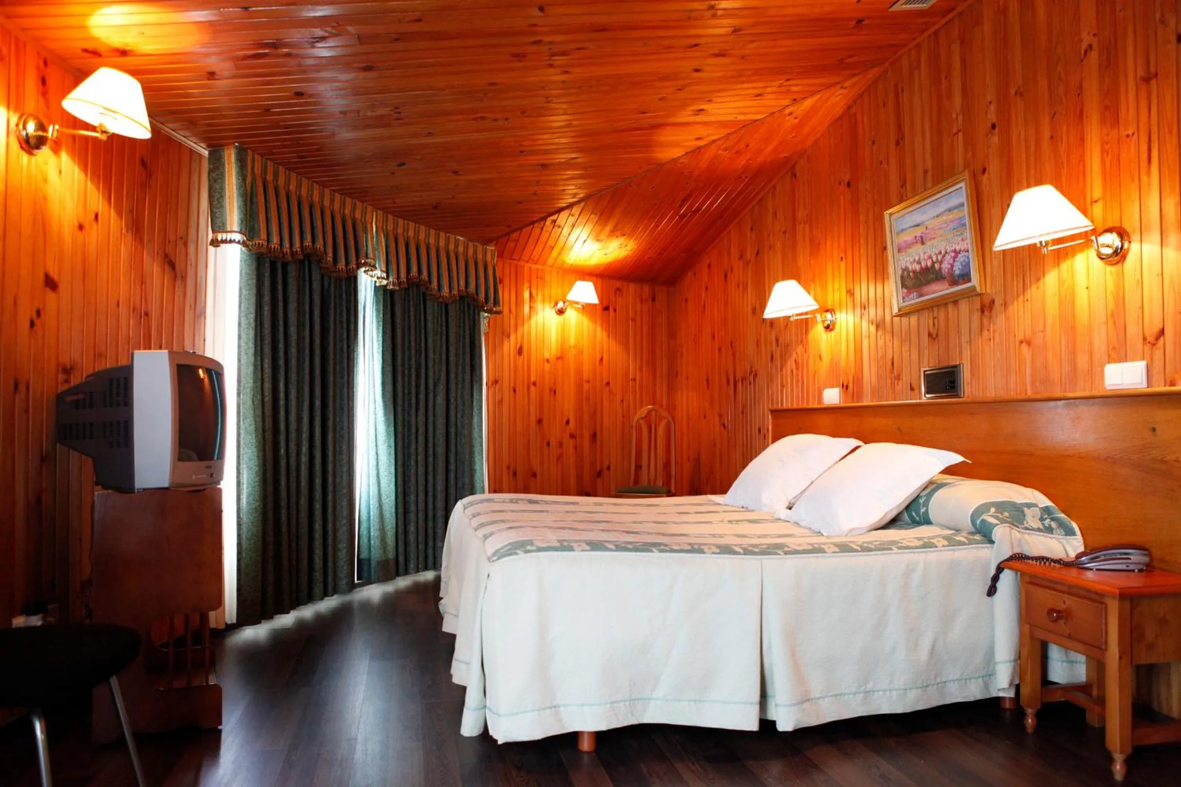 Photo of the whole room, Bed in Hotel Park