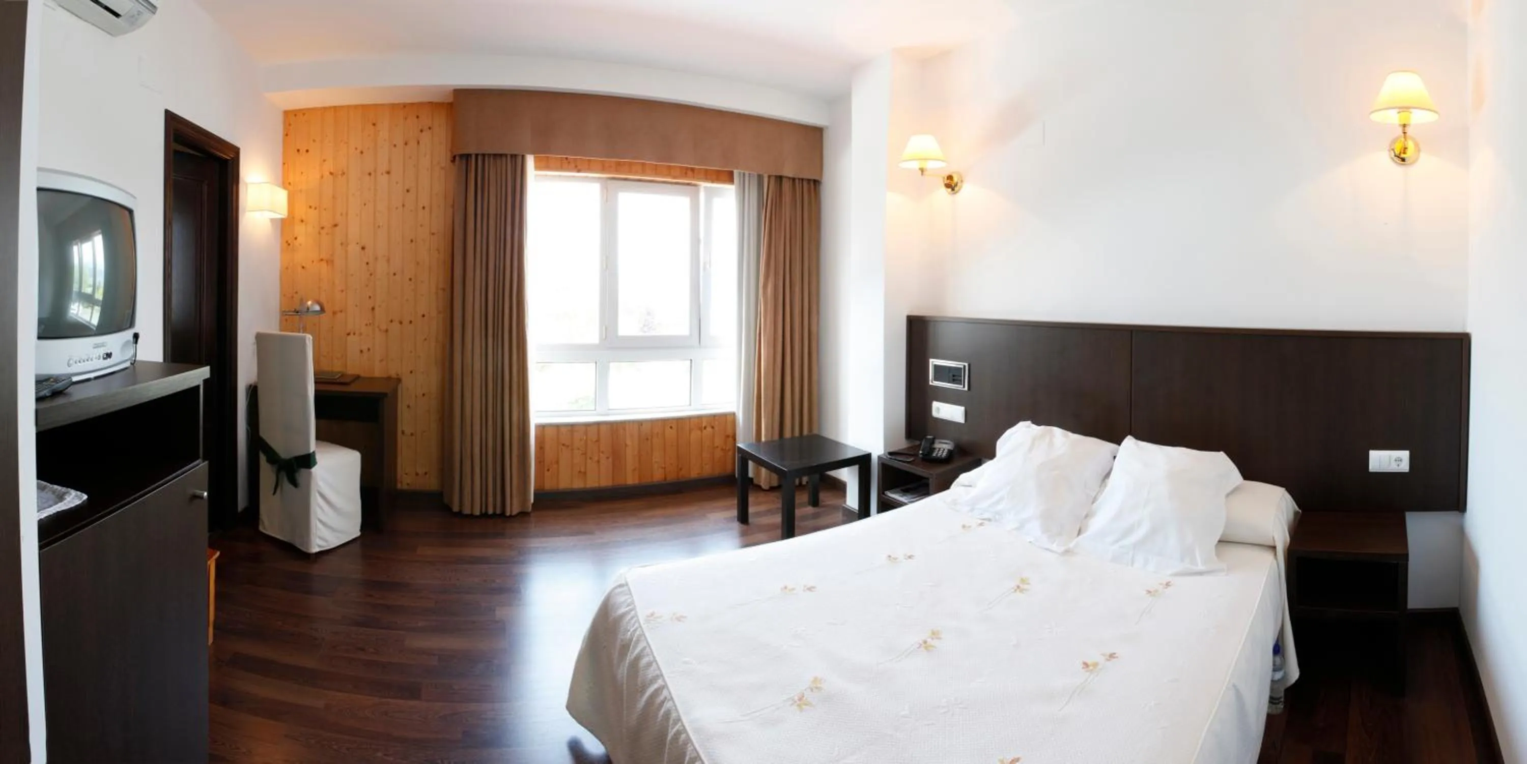 Photo of the whole room, Bed in Hotel Park