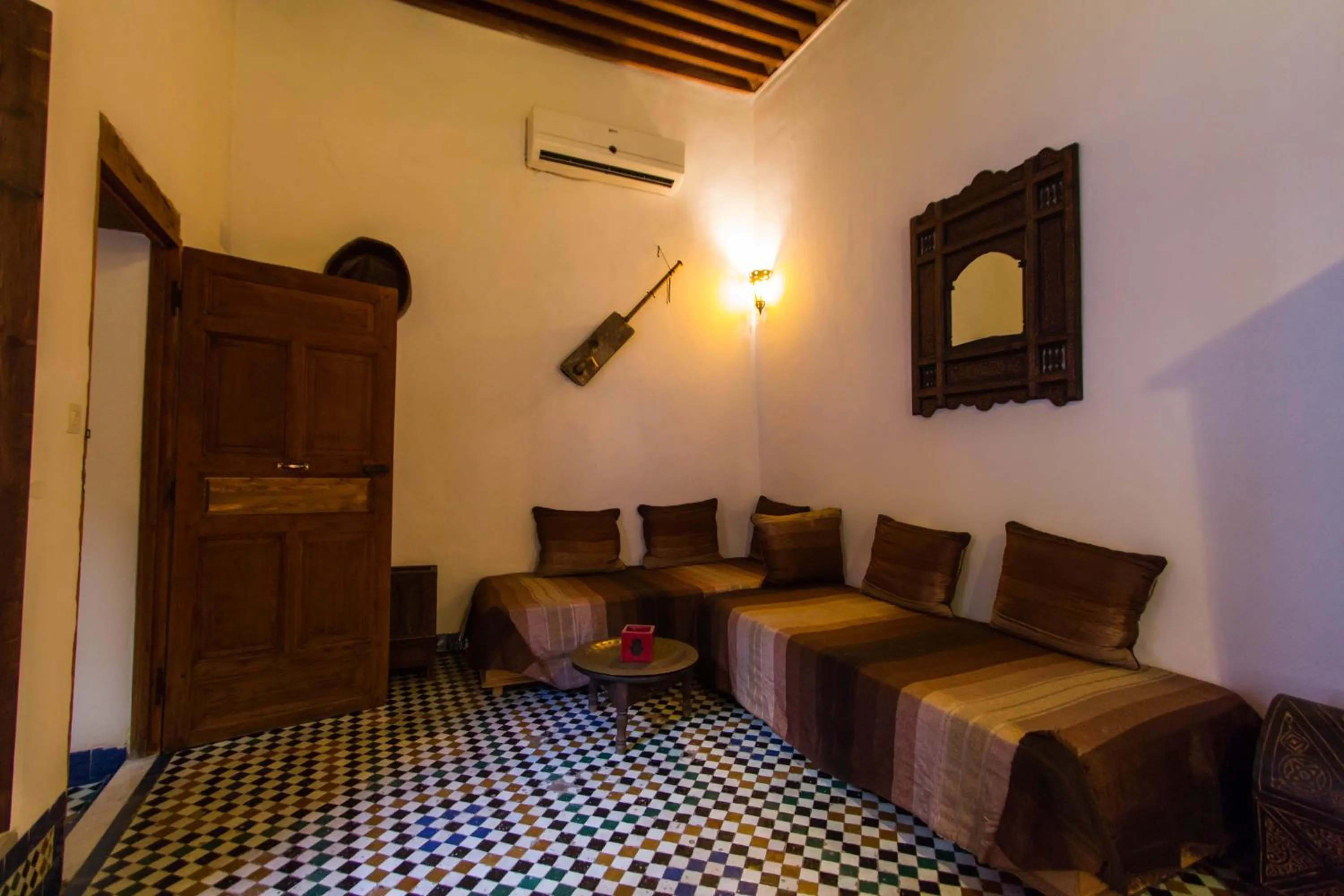 Living room, Bed in Dar Nejma