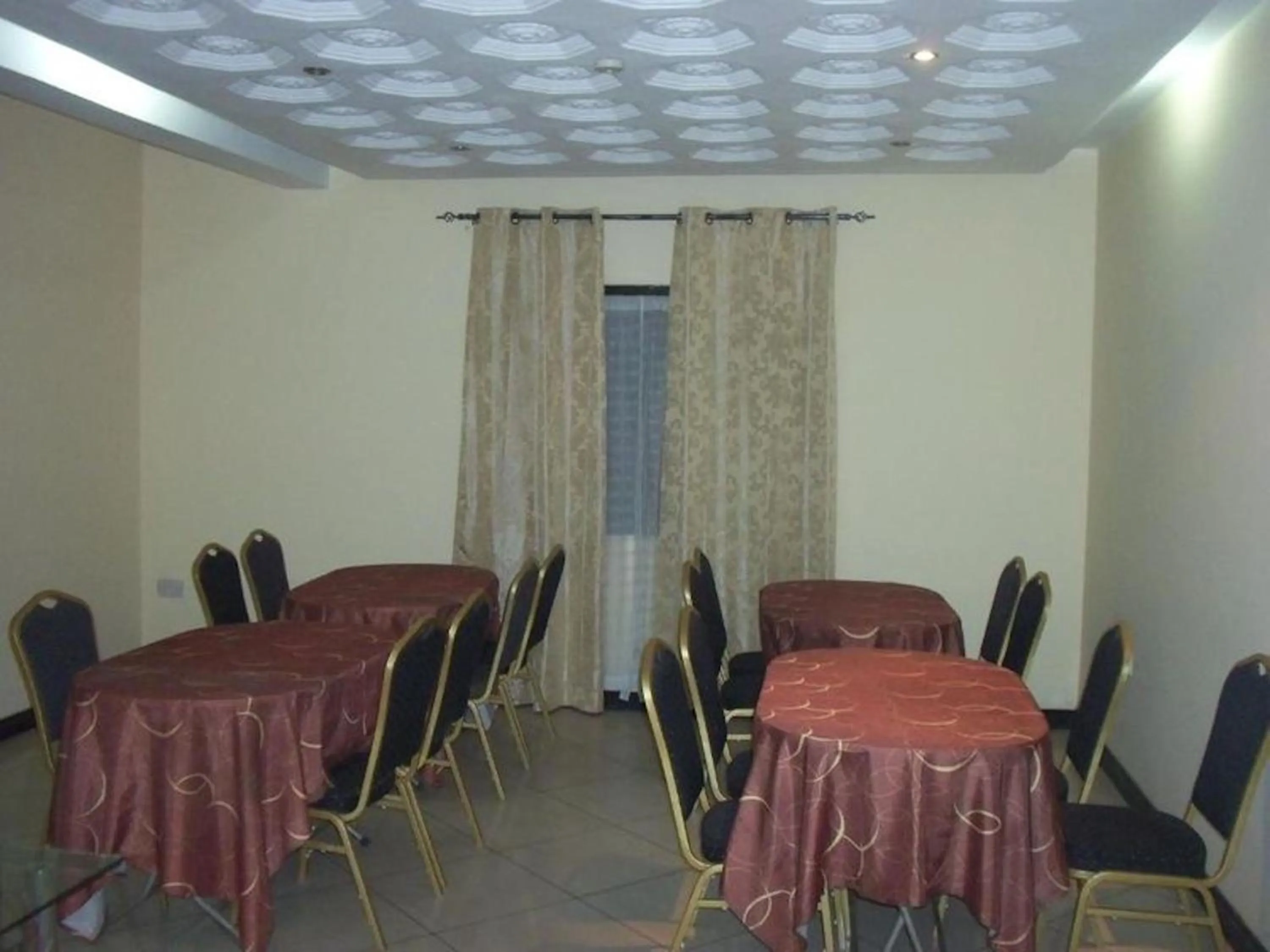 Restaurant/places to eat in Single Room - 1st Floor