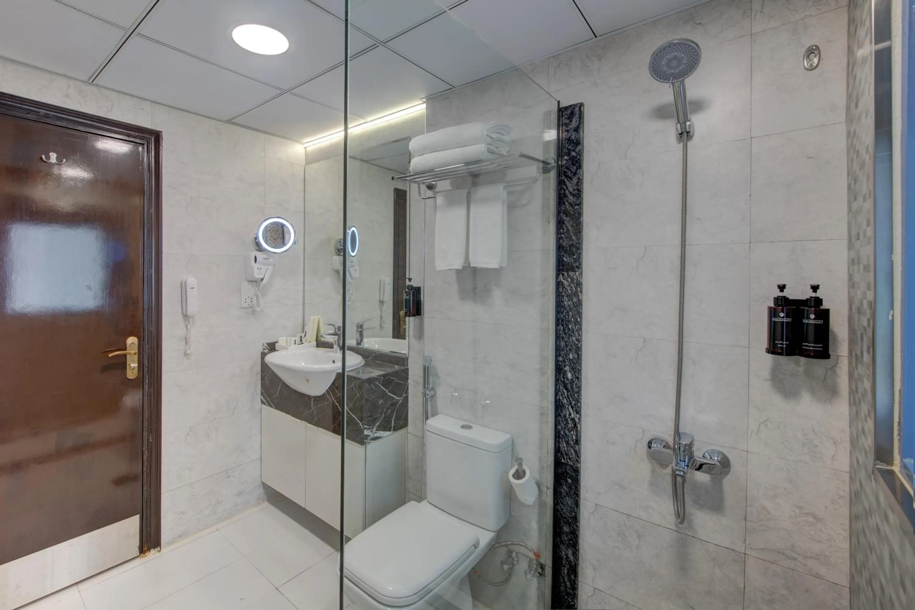 Bathroom in Vendome Plaza Hotel