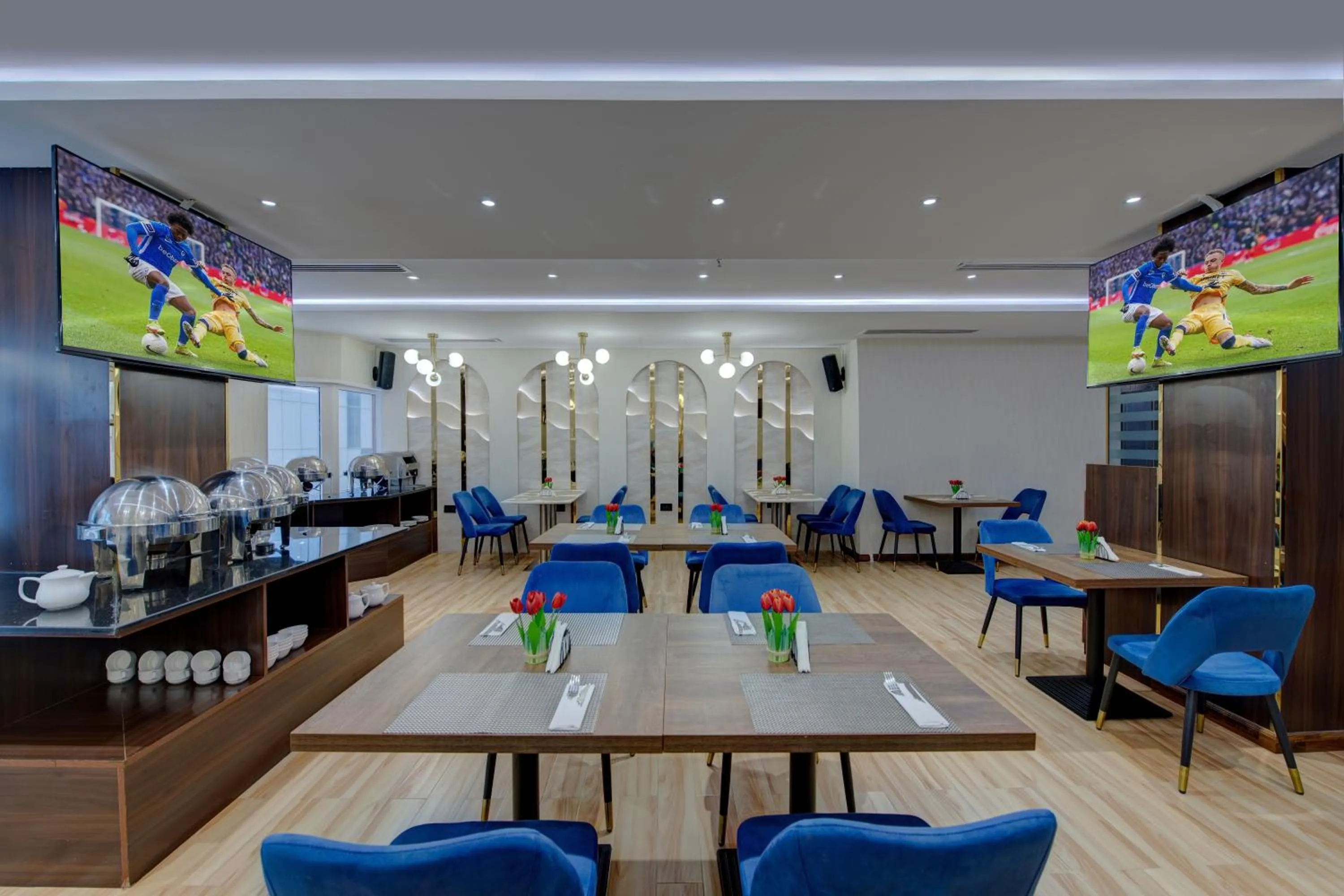 Breakfast in Vendome Plaza Hotel