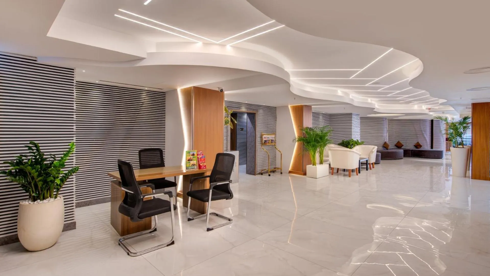 Lobby or reception in Vendome Plaza Hotel