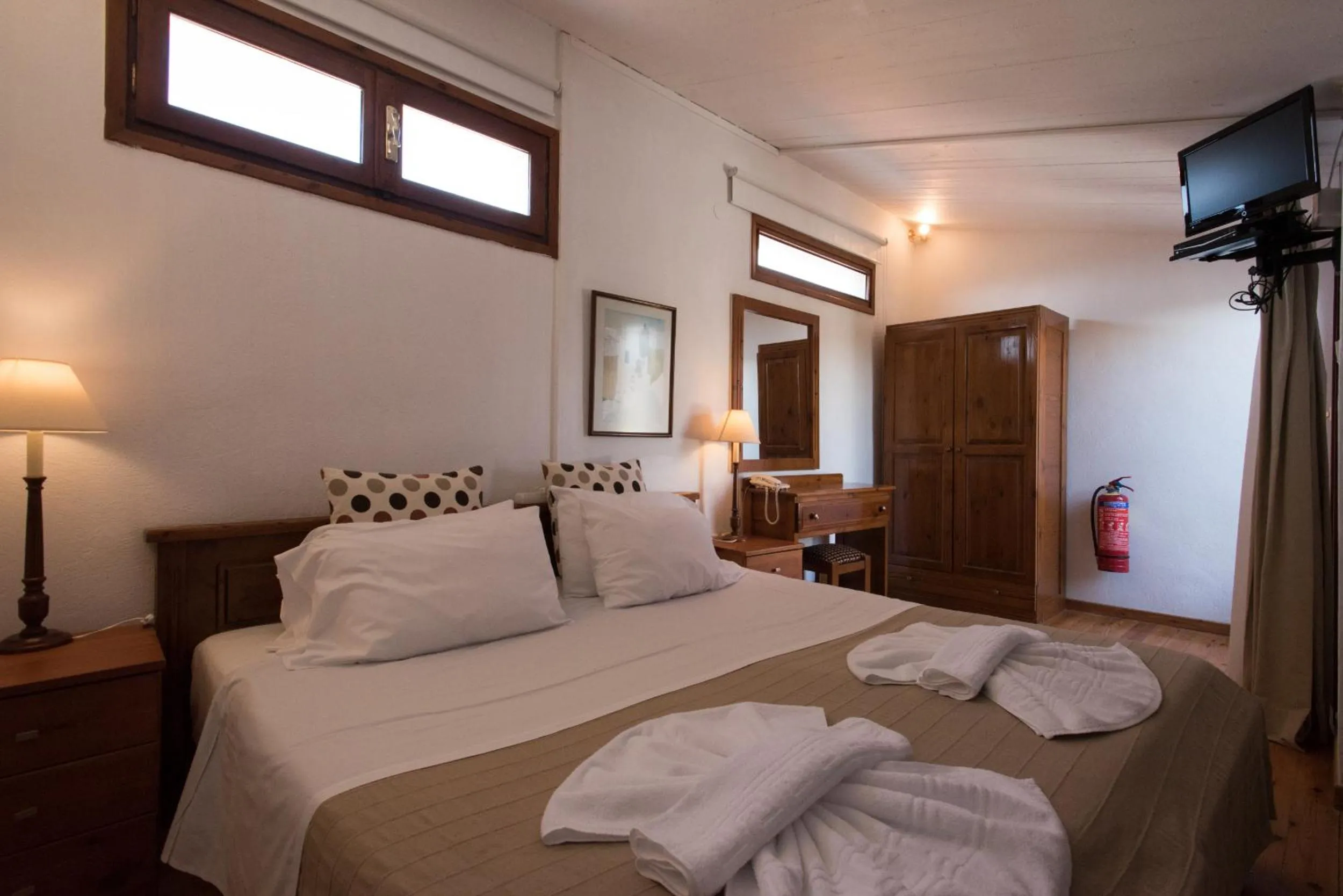 Bedroom, Bed in Proimos Maisonnettes