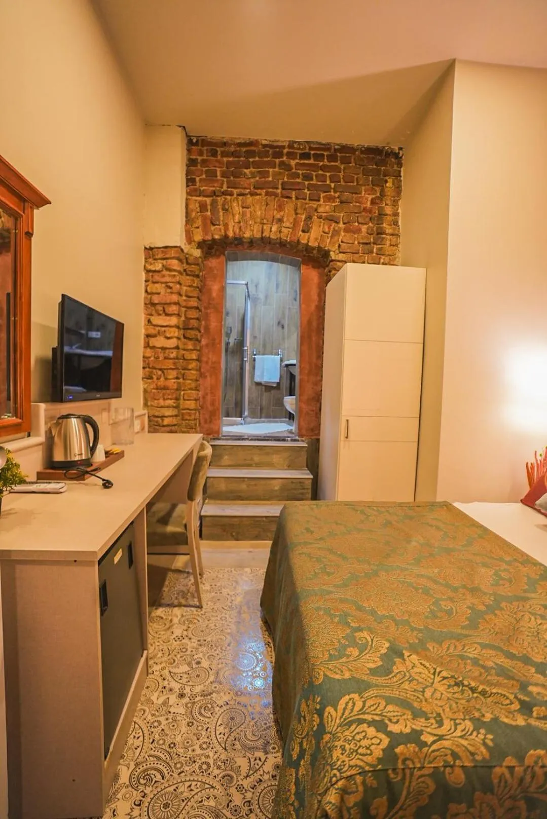 Photo of the whole room, Bed in Aria Palace Taksim