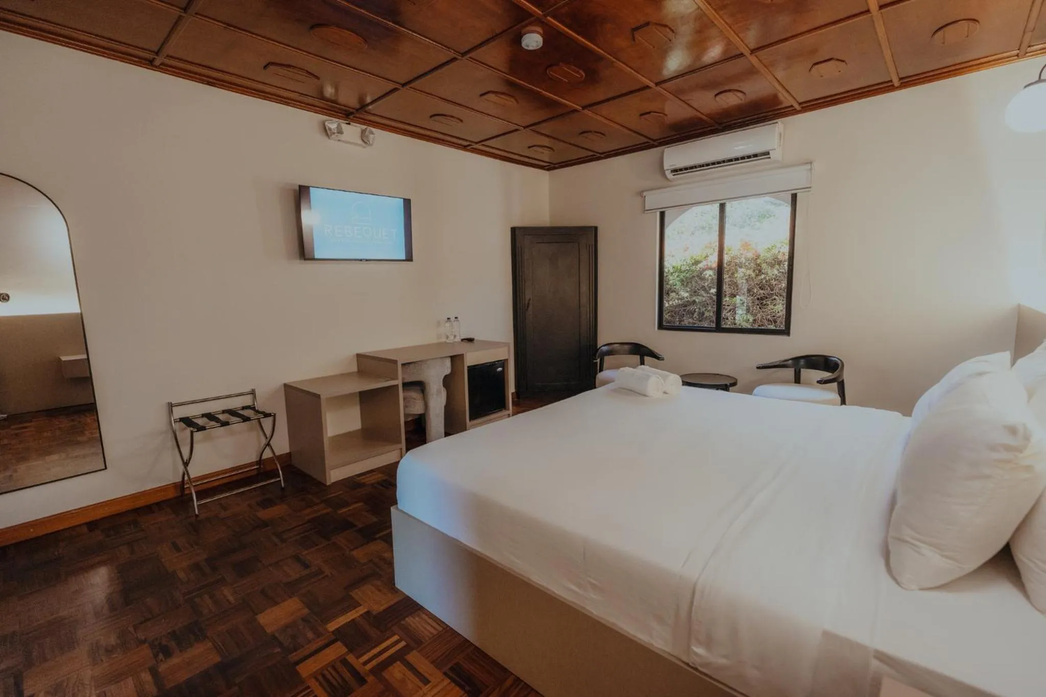 Photo of the whole room, Bed in Hotel Boutique Rebequet