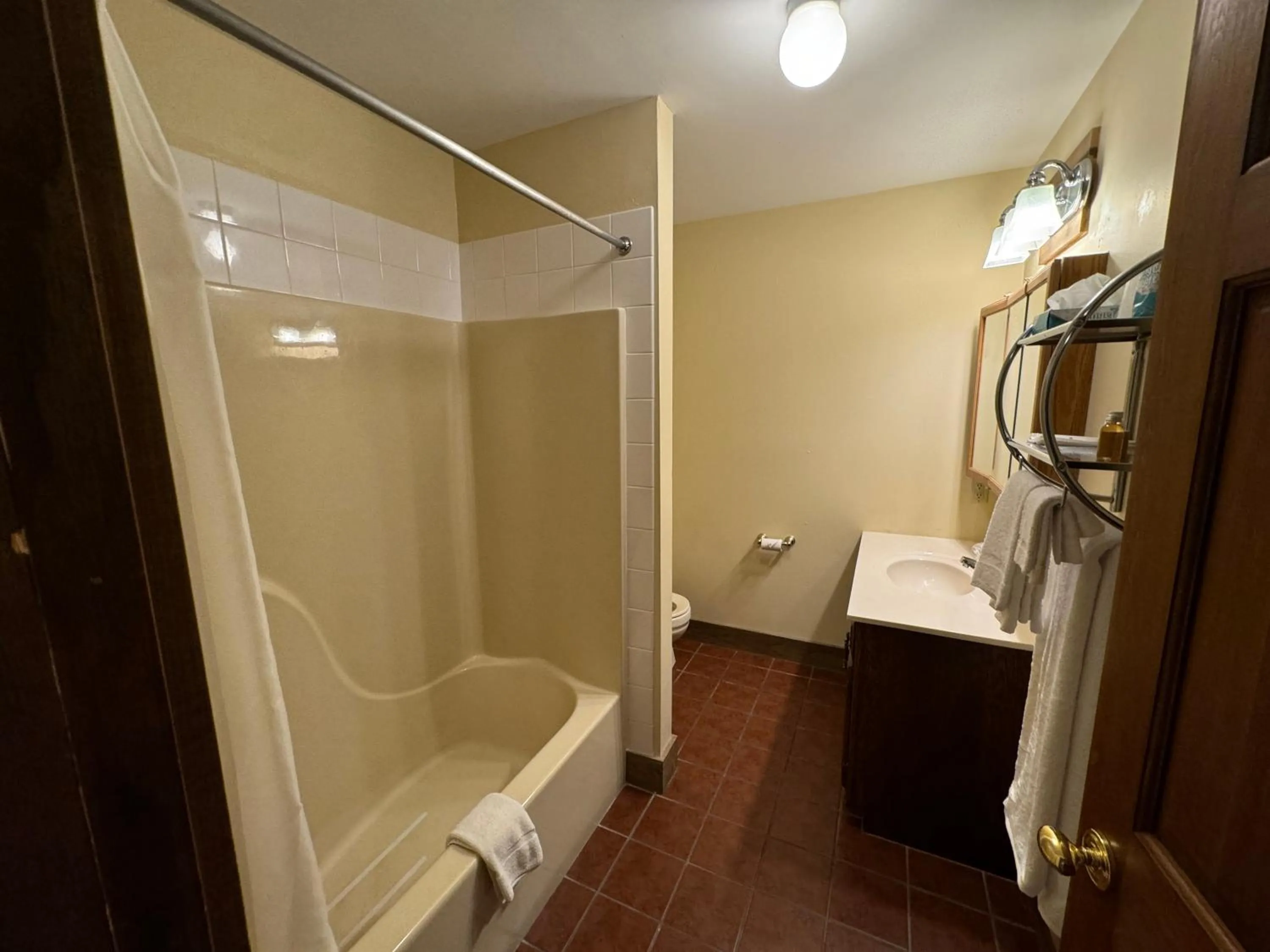 Bath in Artists Colony