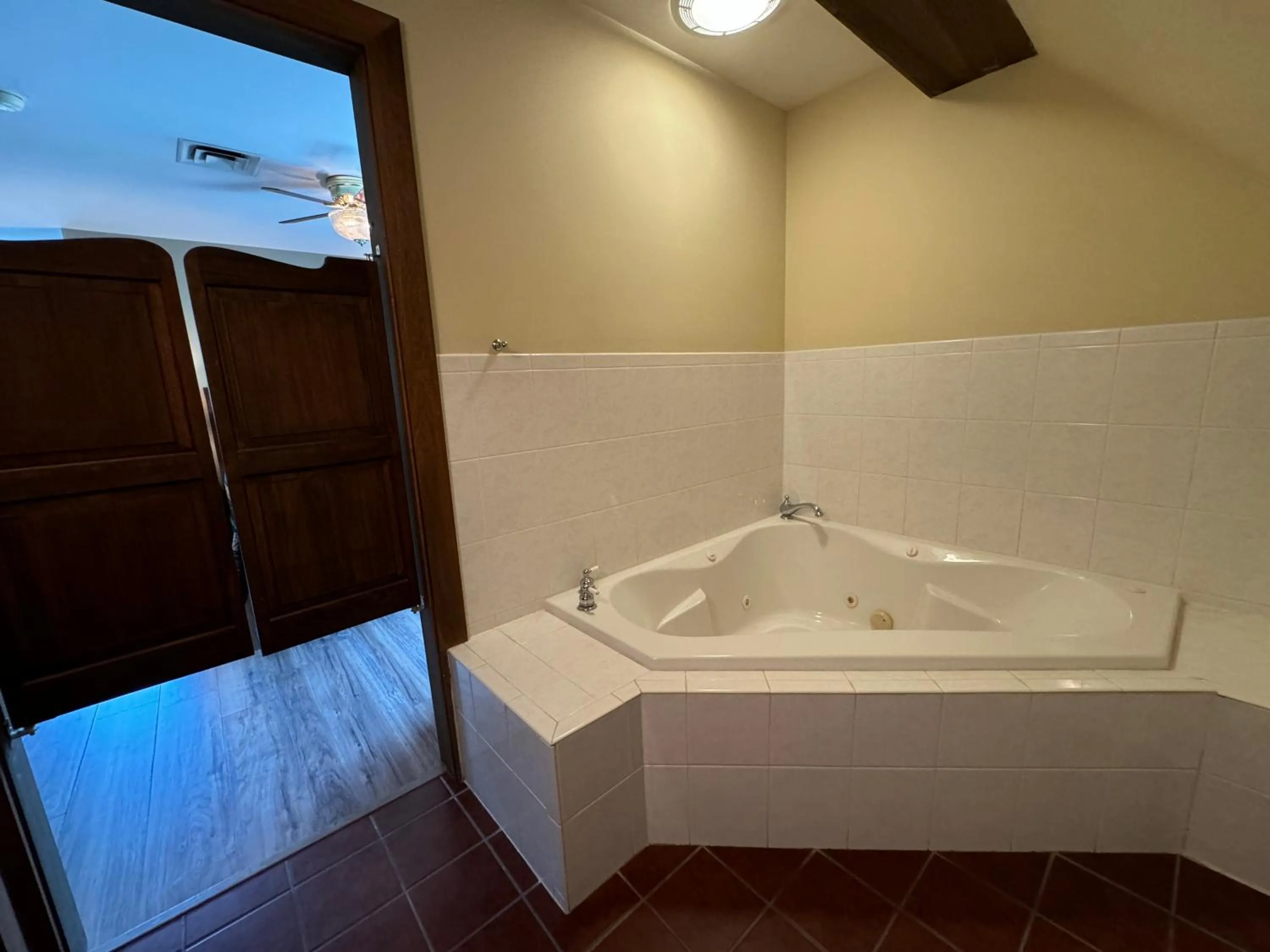 Bath in Artists Colony