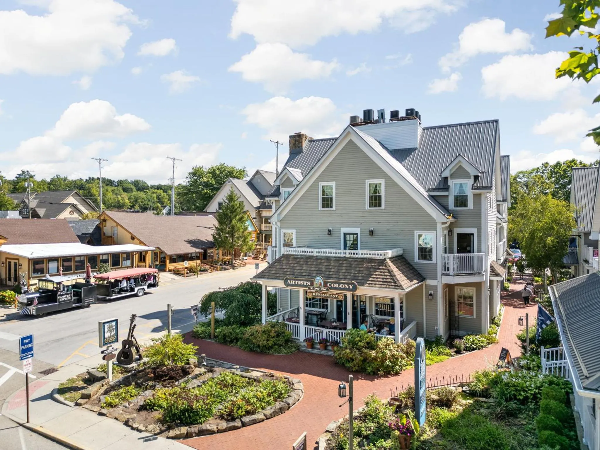 Property building in Artists Colony