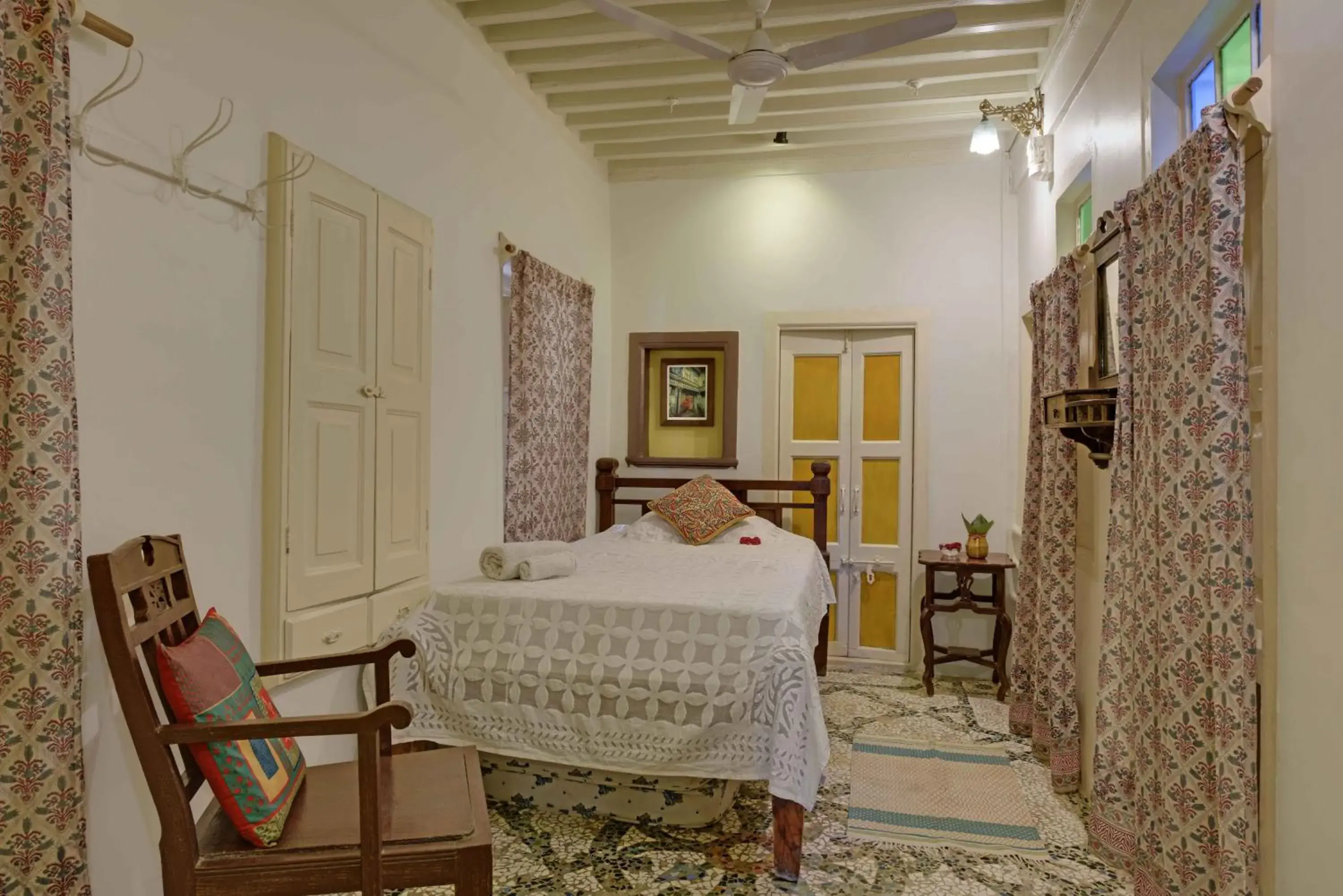 Heritage Single Room with study in French Haveli Heritage Single Room with study in French Haveli