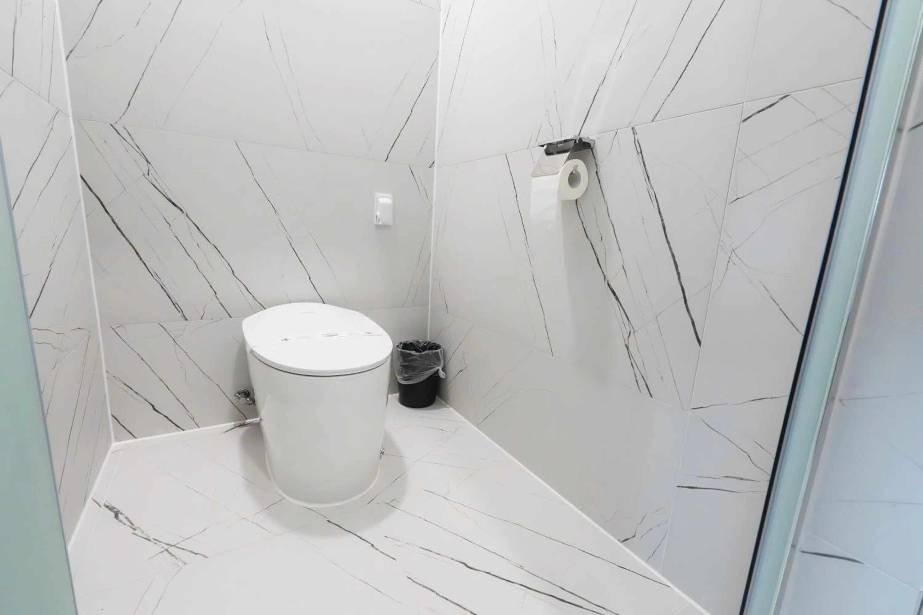 Toilet in Dongho Beach Hotel