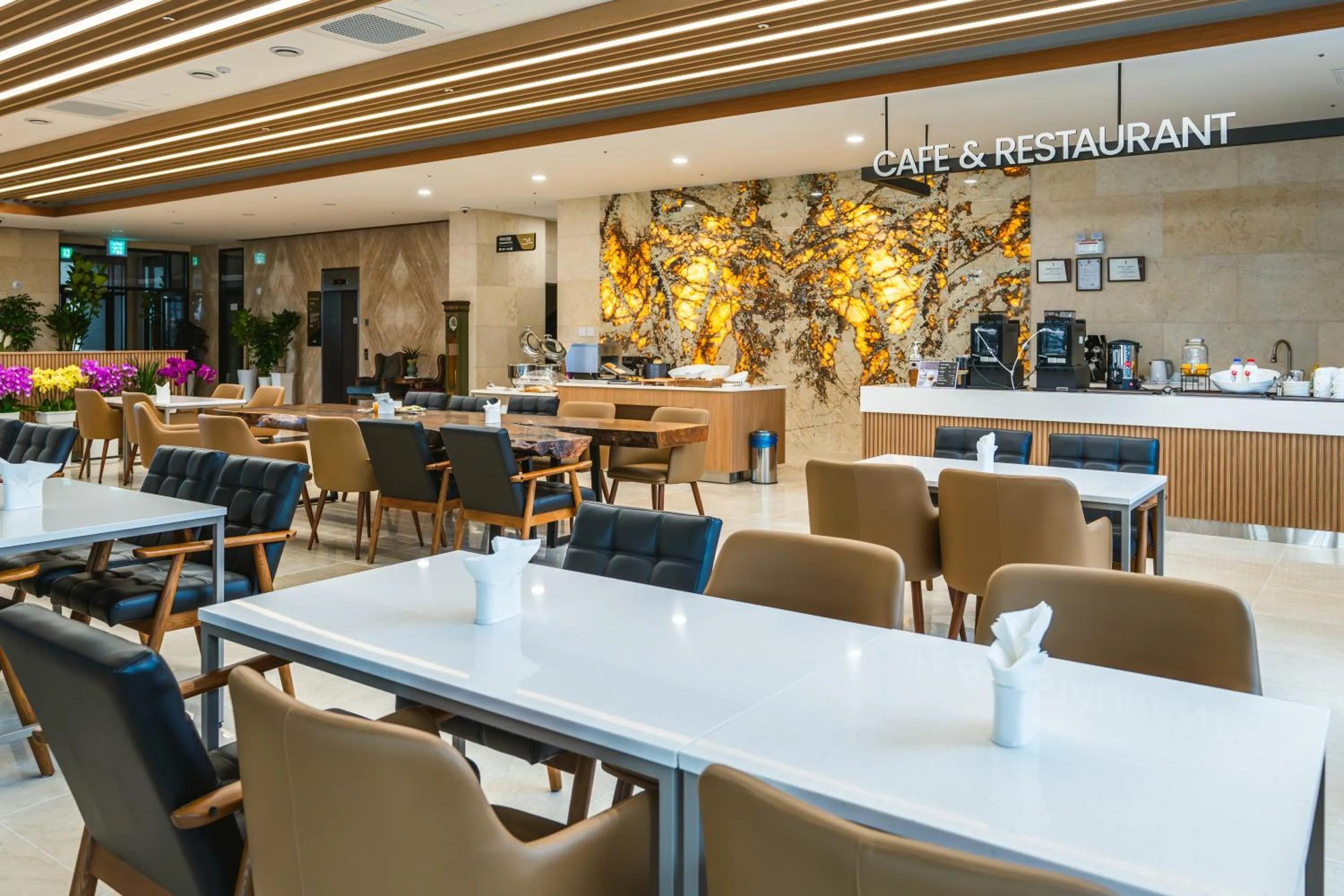 Breakfast in Dongho Beach Hotel