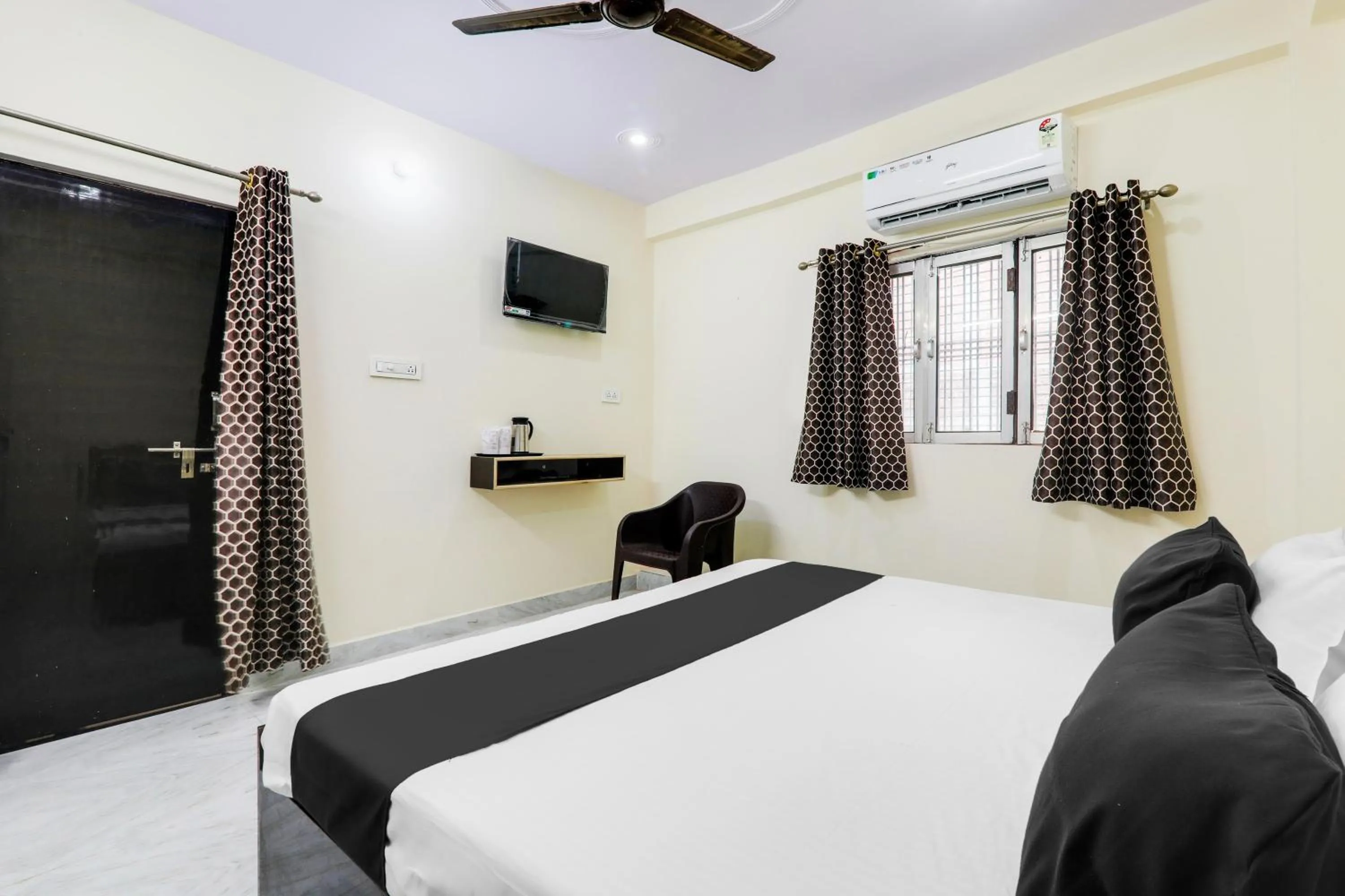 Bedroom, Bed in Hotel O Ramam