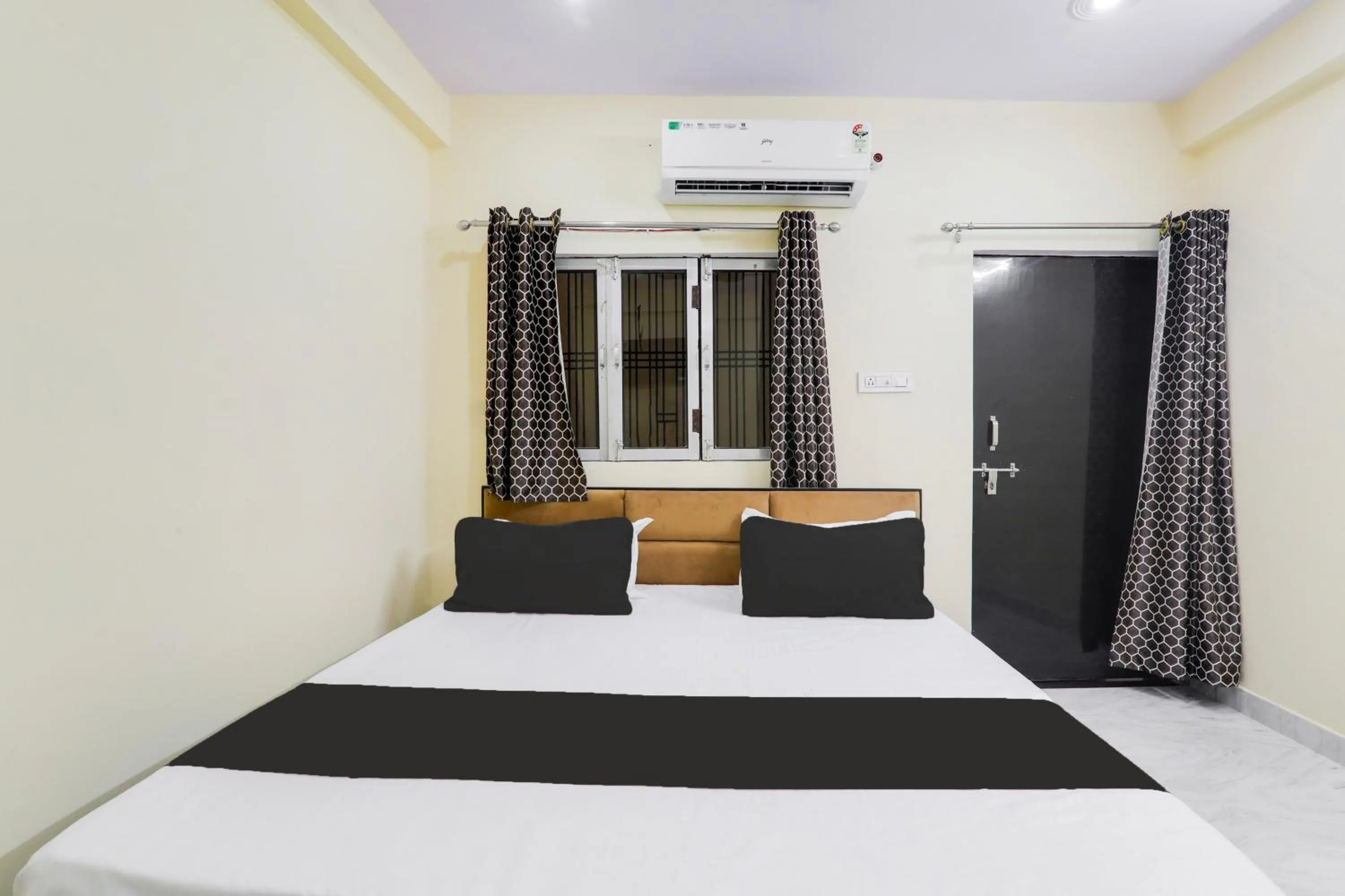Bedroom, Bed in Hotel O Ramam