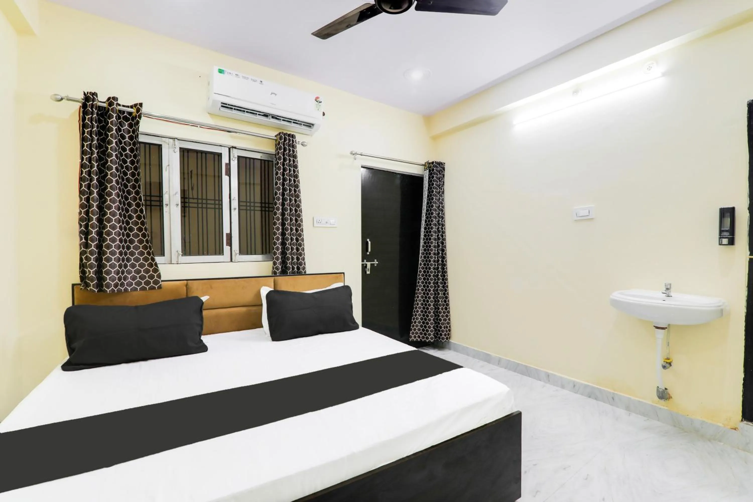 Bedroom, Bed in Hotel O Ramam