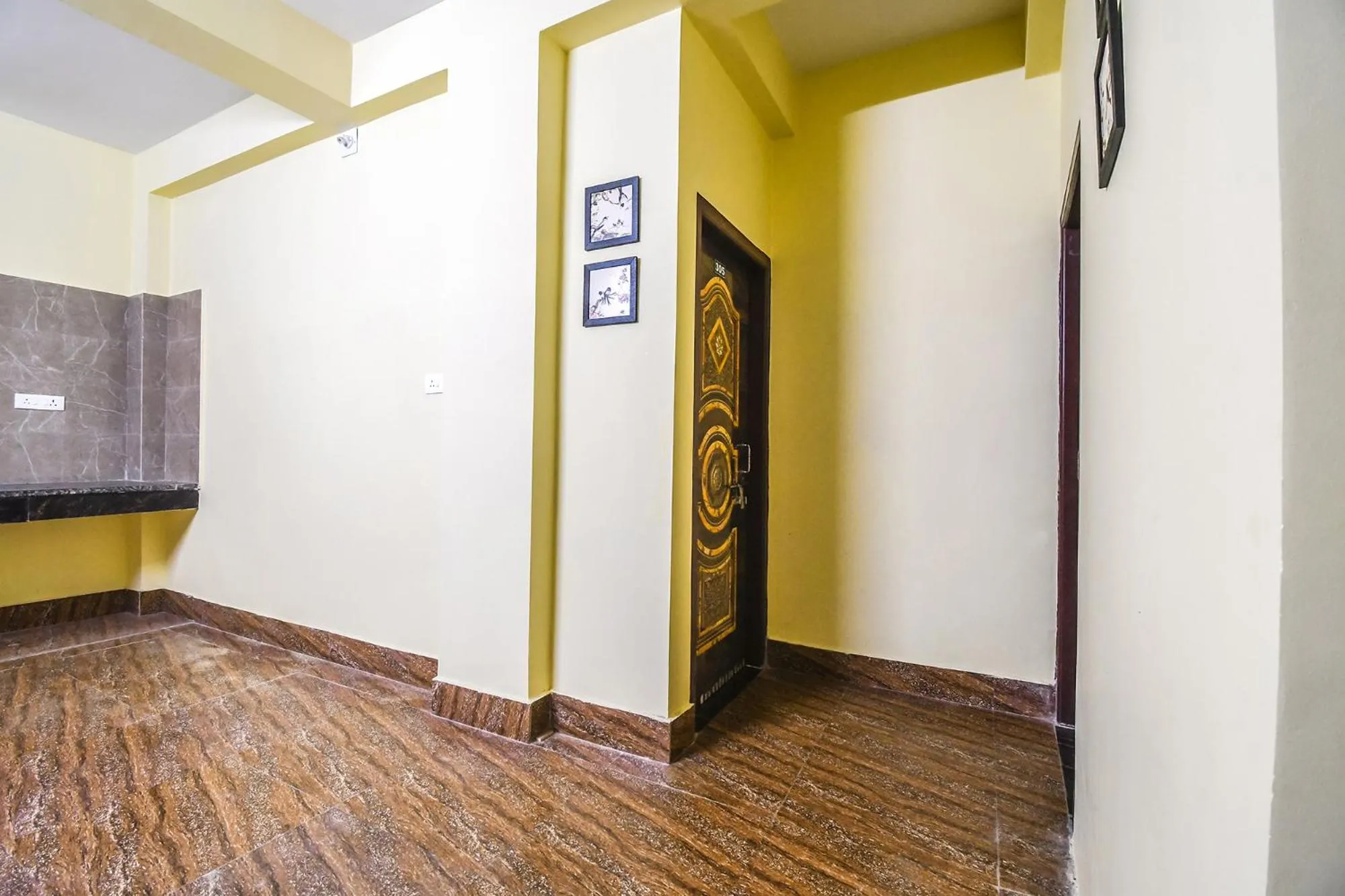 Lobby or reception in FabHotel Airport Residency I