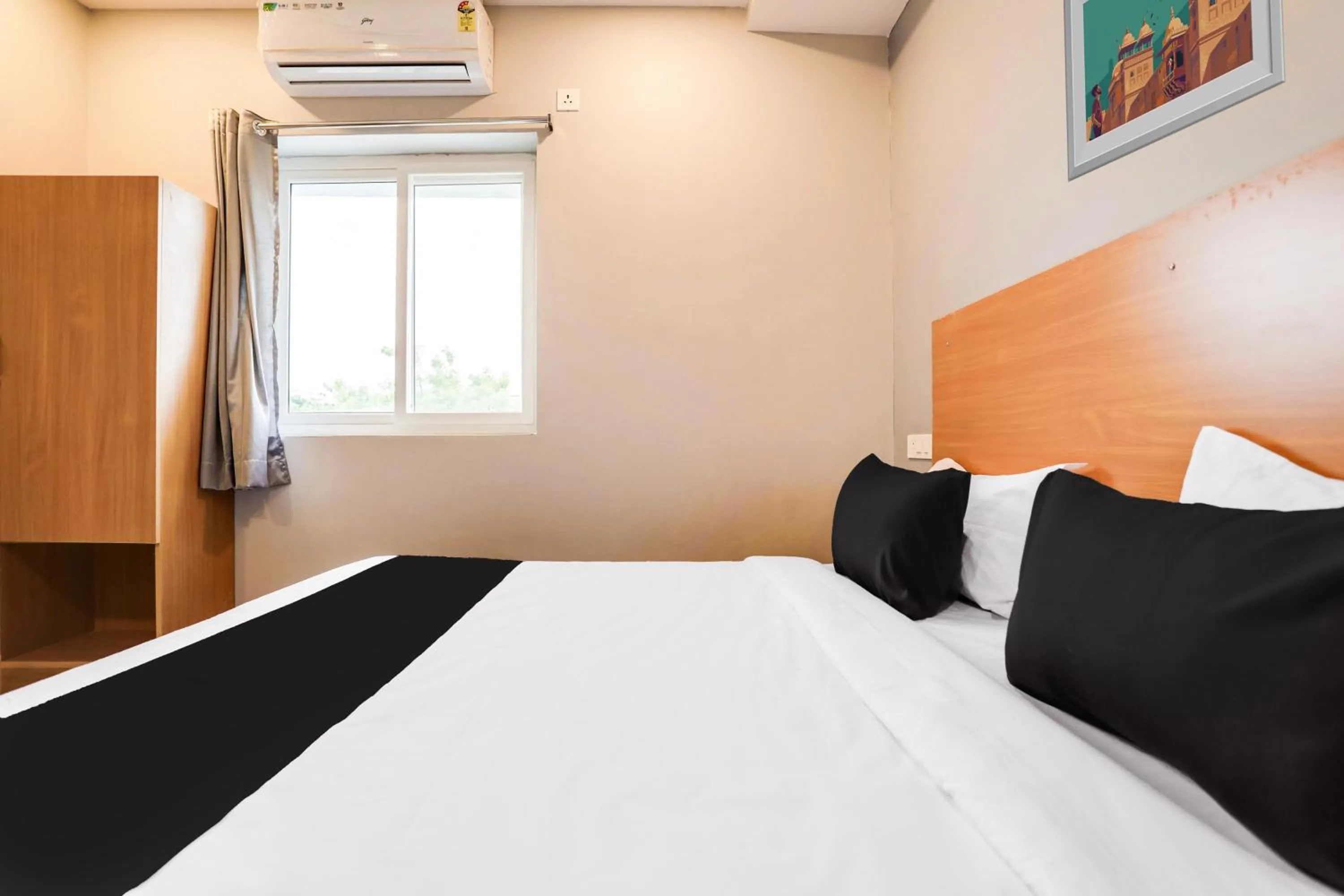 Bedroom, Bed in Super Collection O RBS ECIL