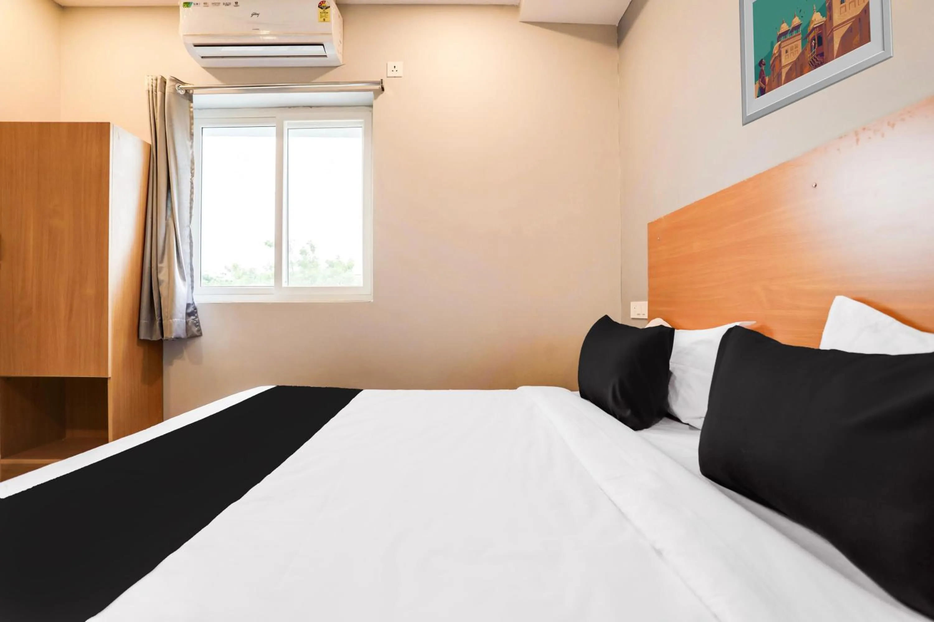 Bedroom, Bed in Super Collection O RBS ECIL